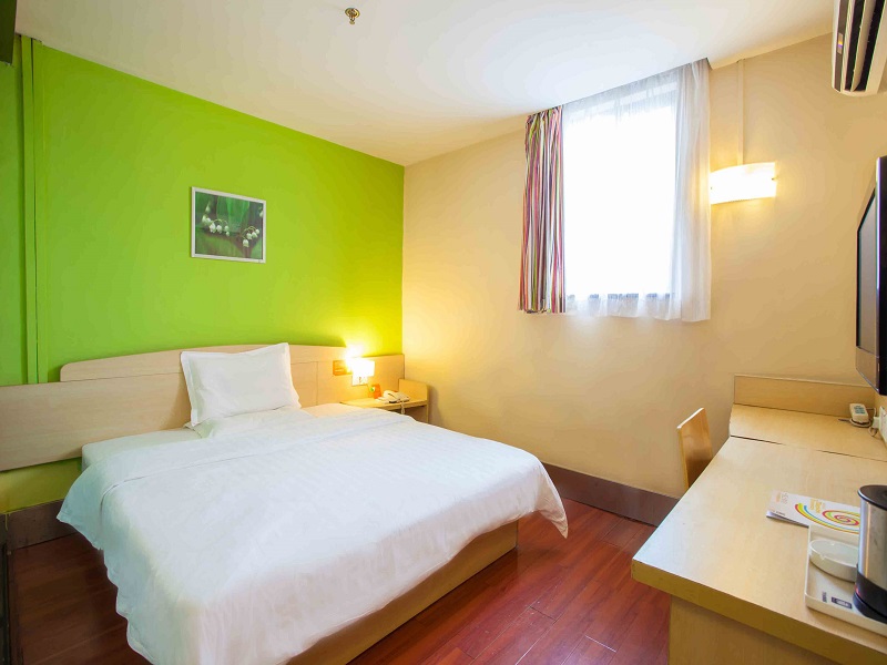 7 Days Inn (Wujiaqu Lirun International Plaza)