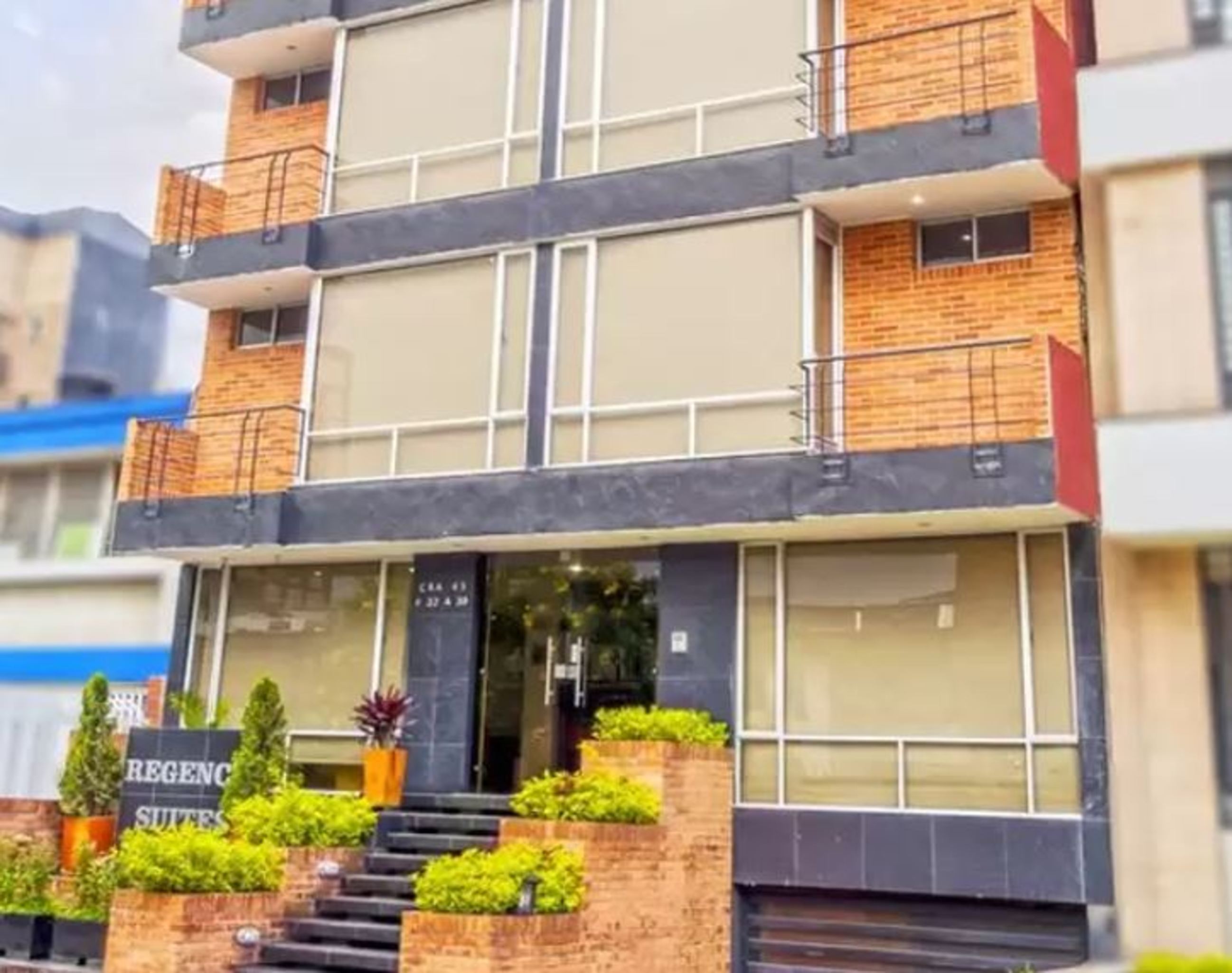 Hotel Regency Suites La Feria