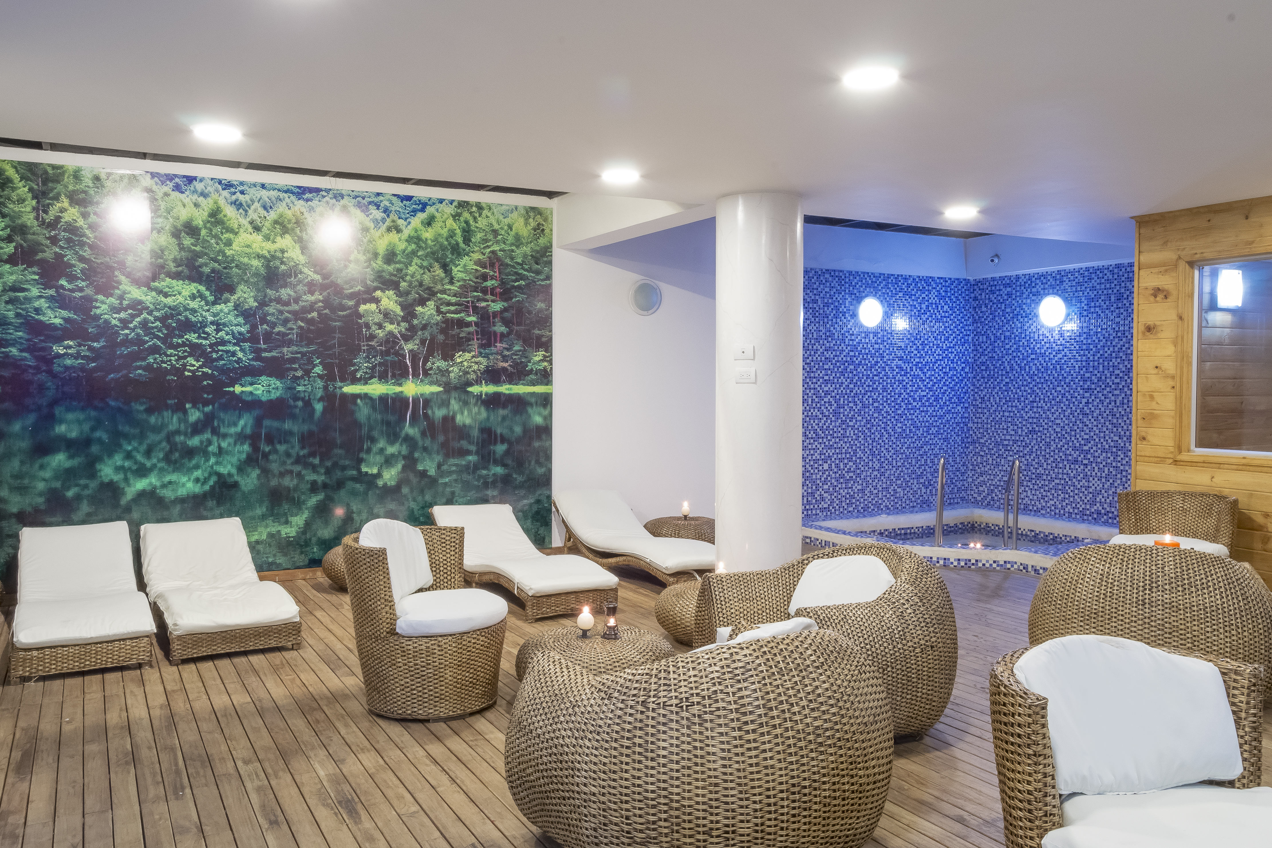 Hotel Regency Suites La Feria