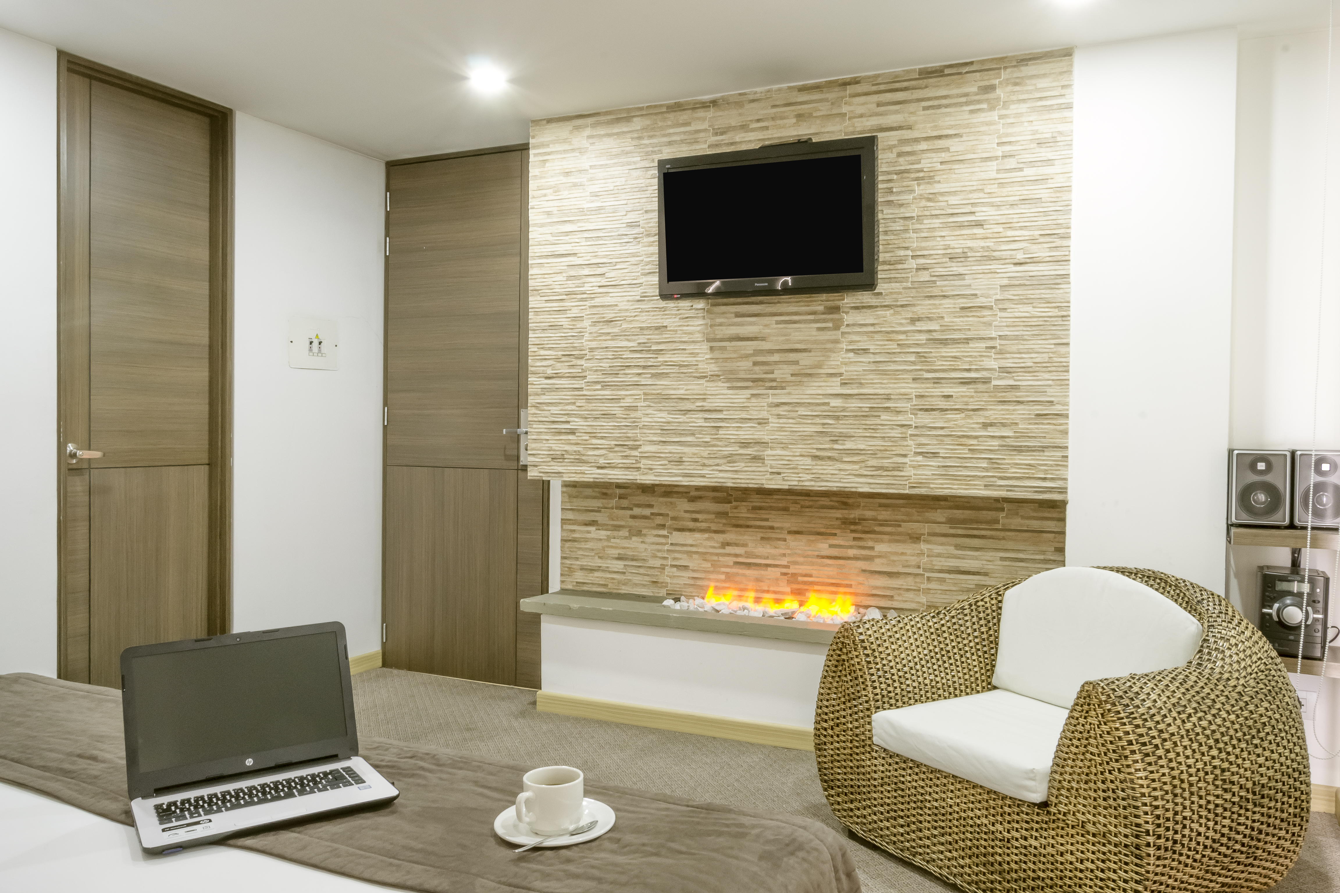 Hotel Regency Suites La Feria