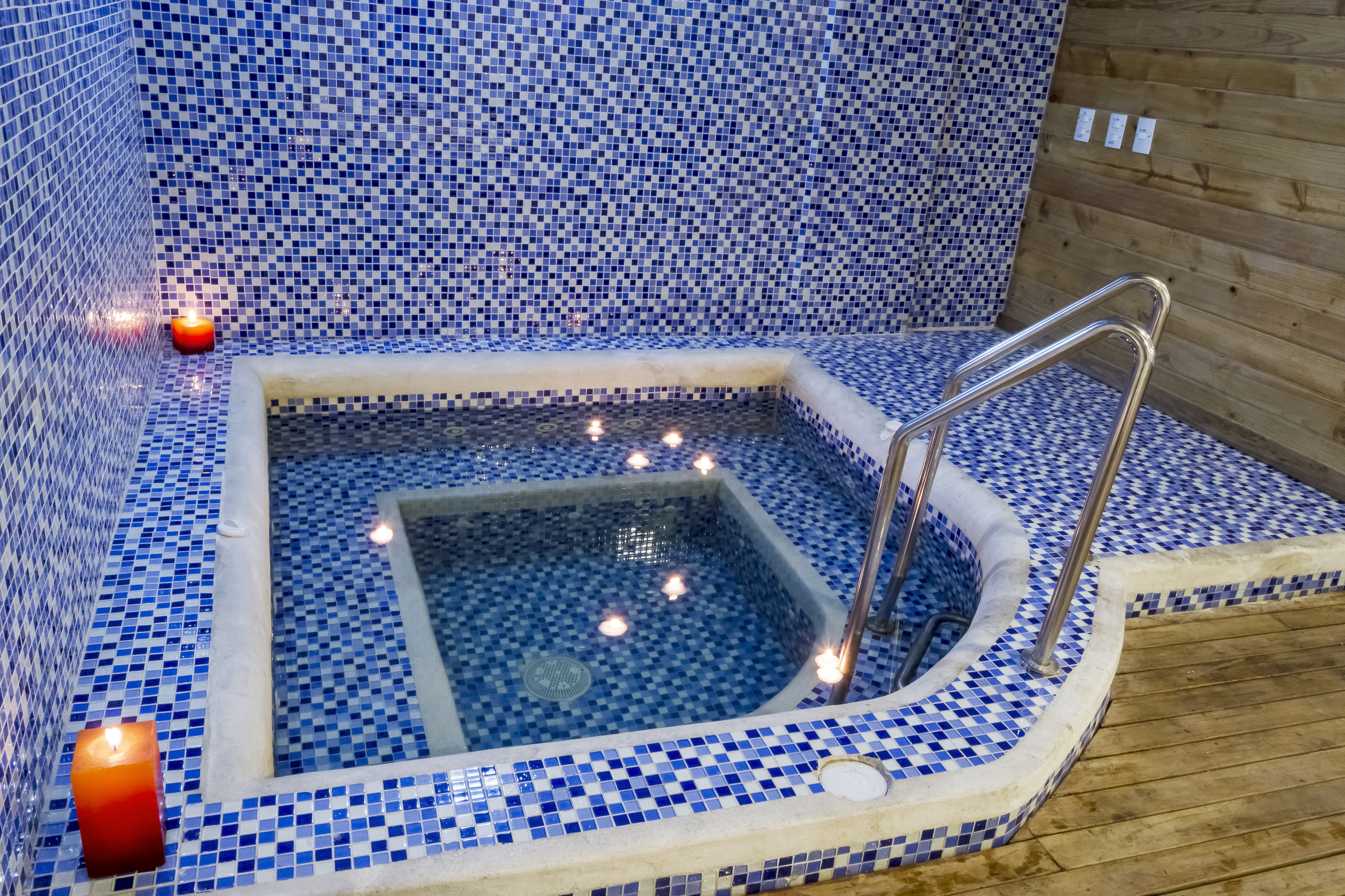 Hotel Regency Suites La Feria