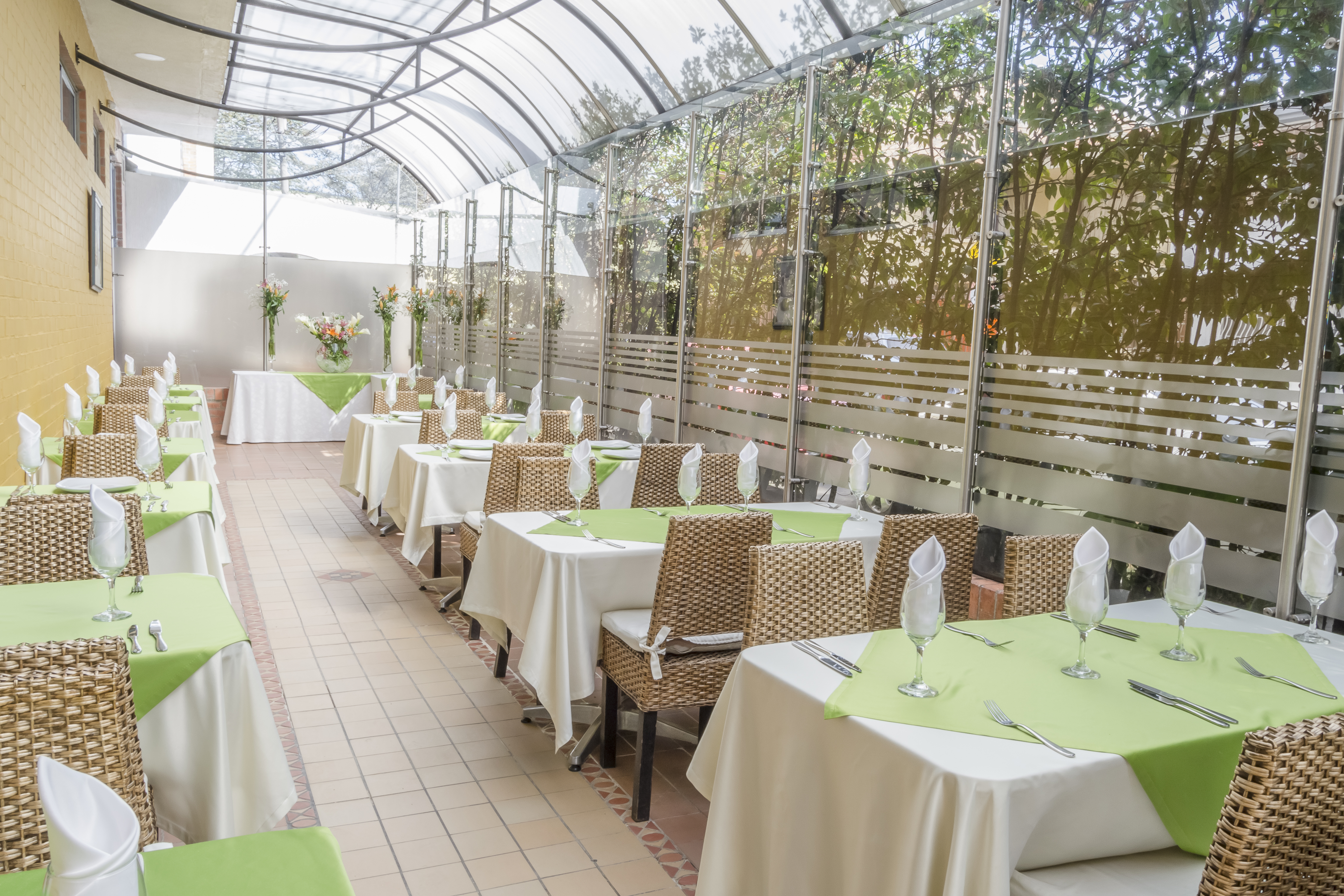 Hotel Regency Suites La Feria