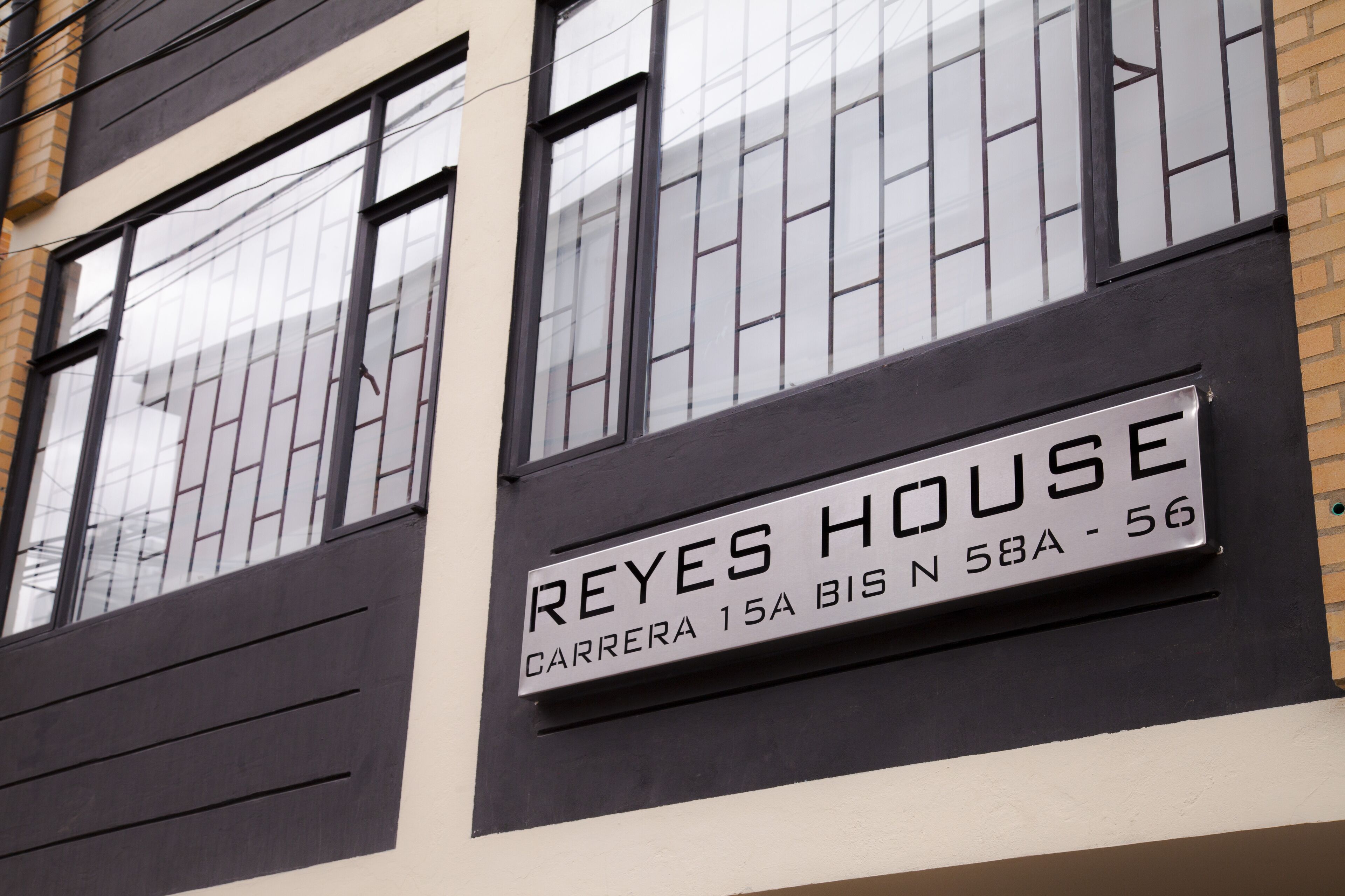 Reyes House