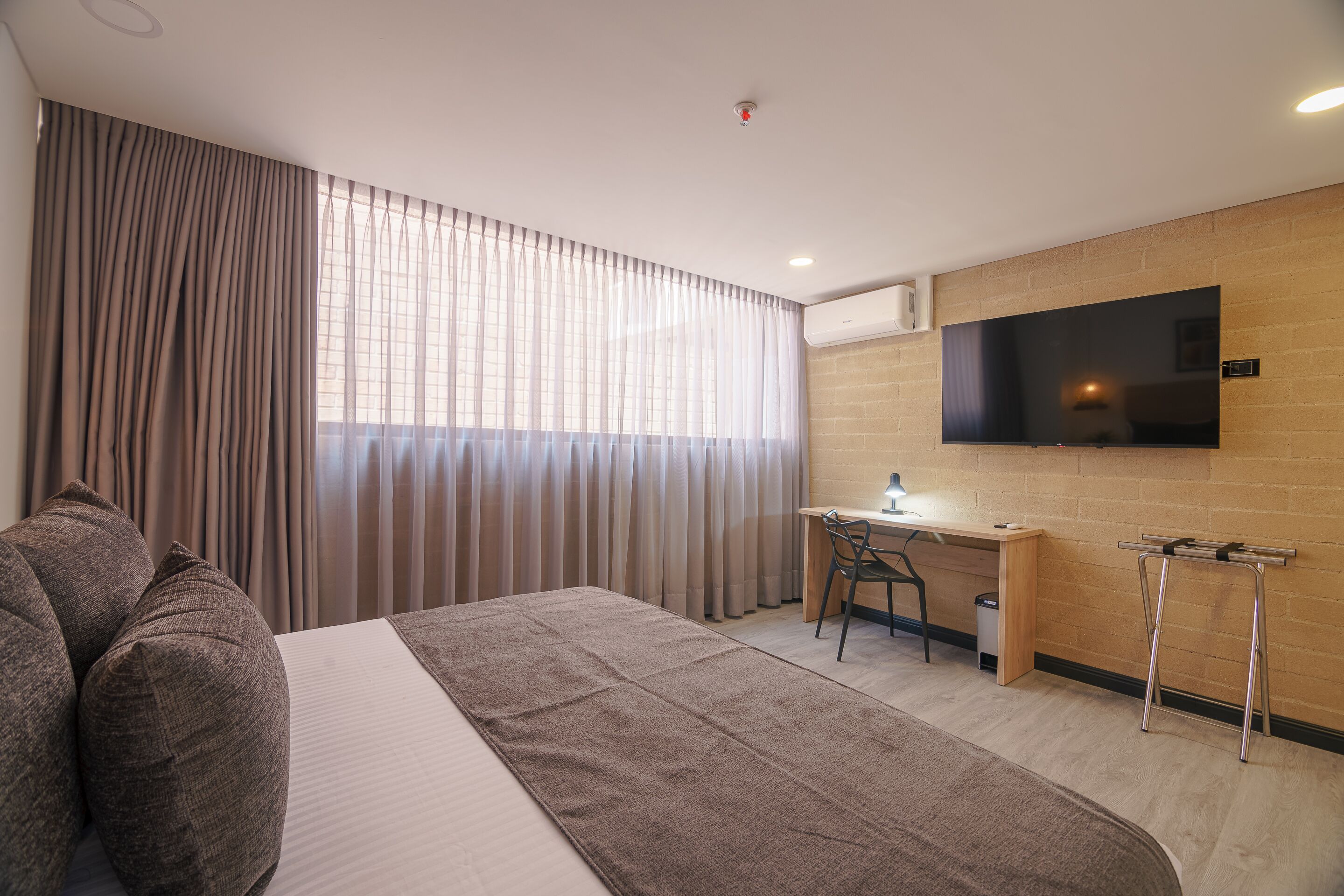 First Class Hotel
