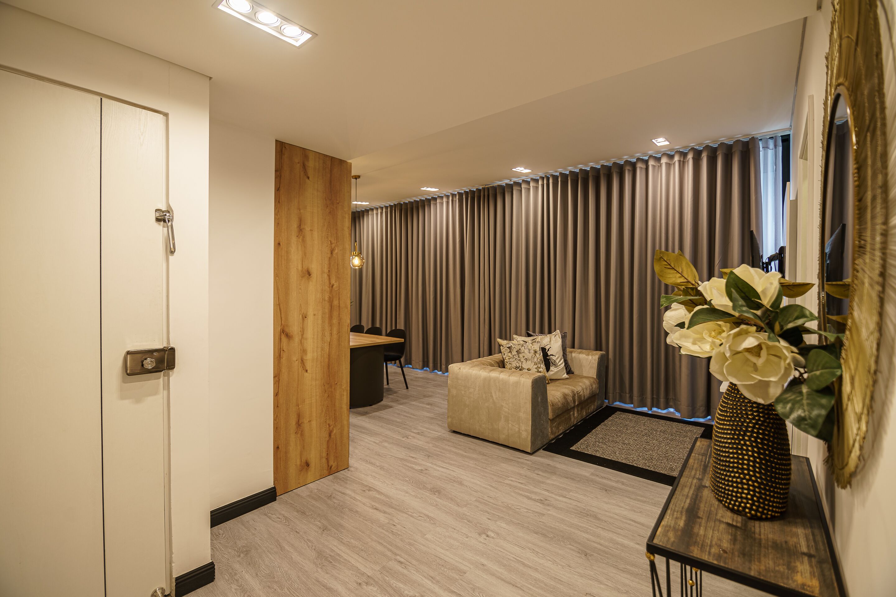 First Class Hotel
