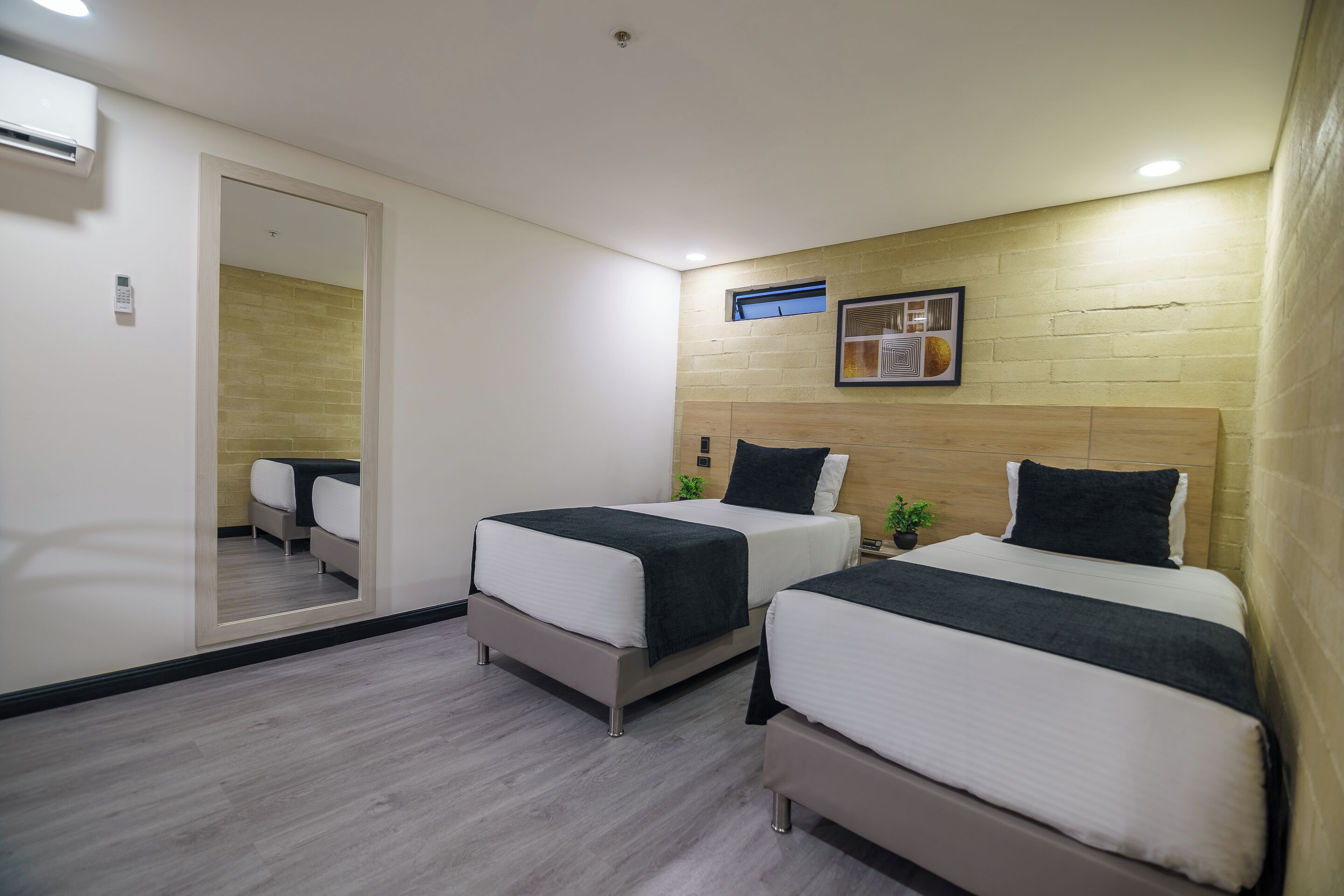 First Class Hotel