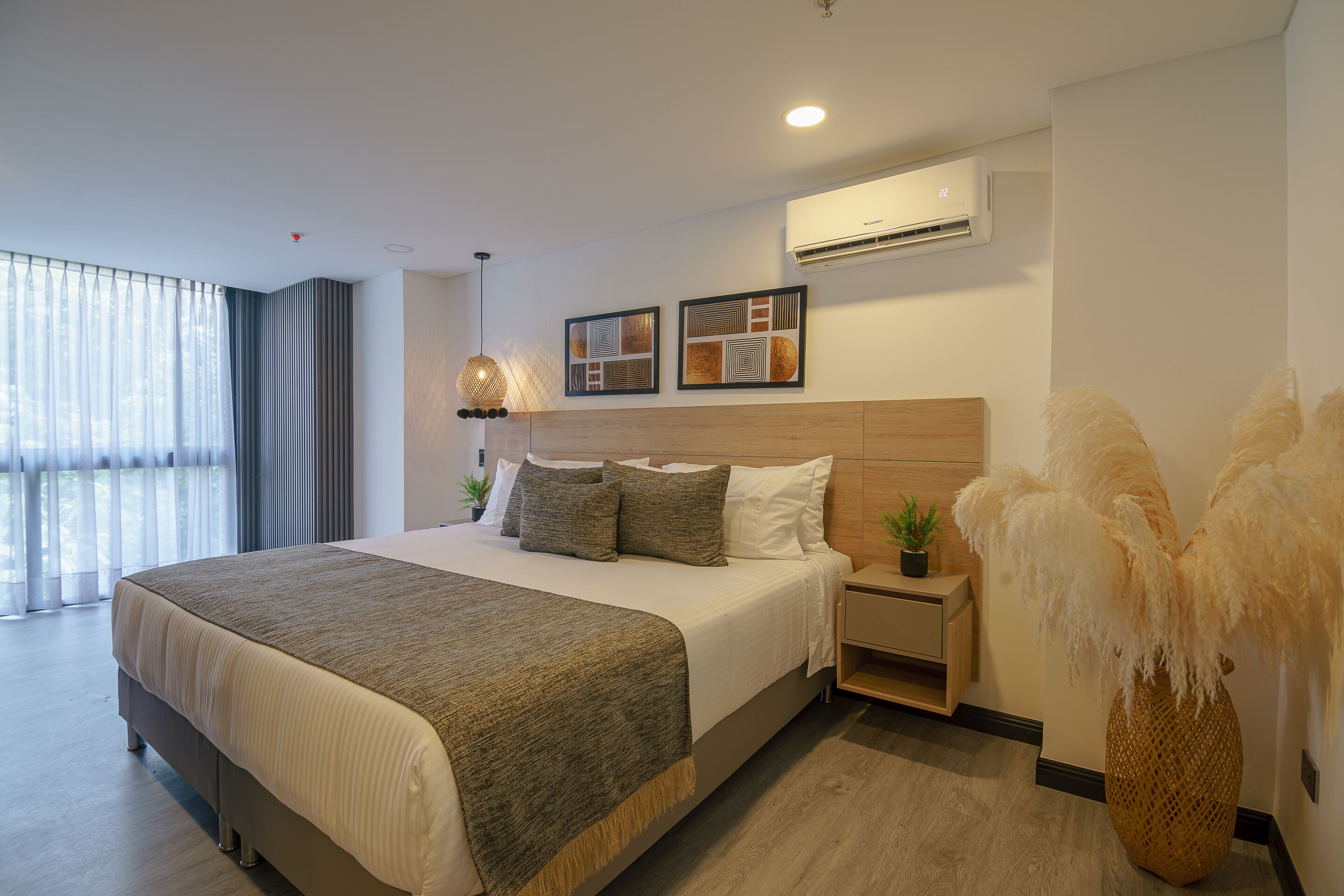 First Class Hotel