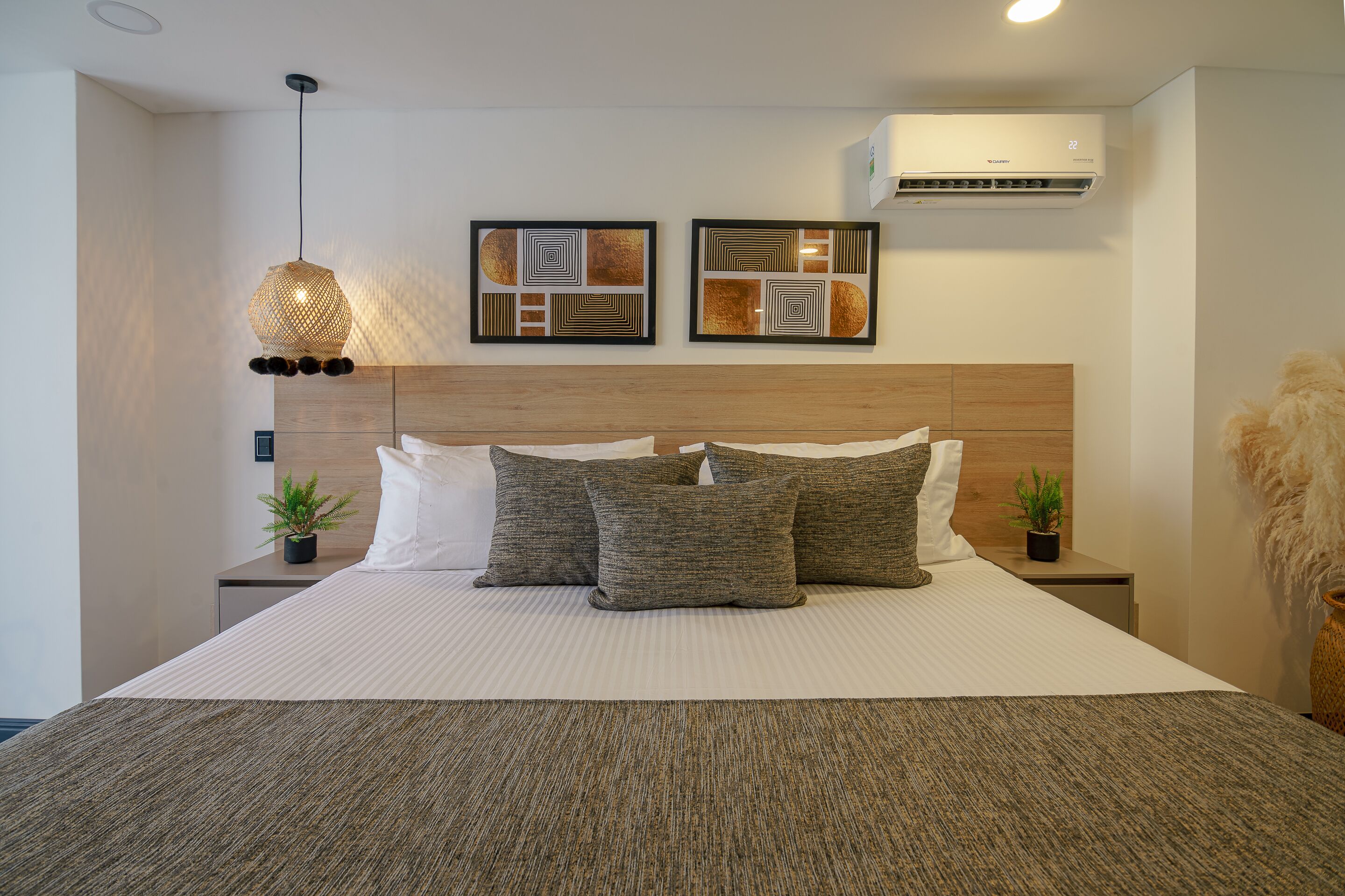 First Class Hotel