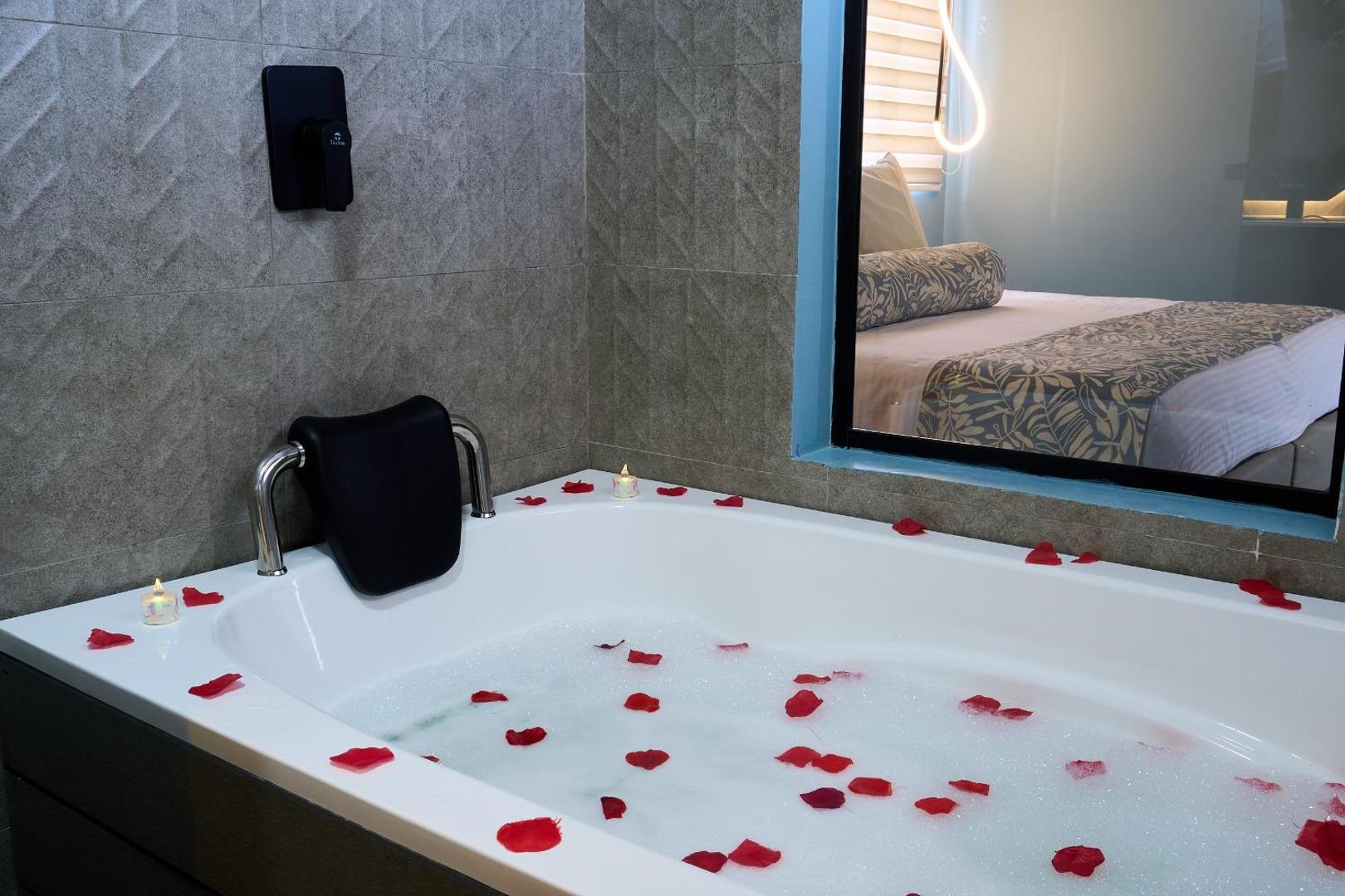 Kamaleb Farallones Hotel