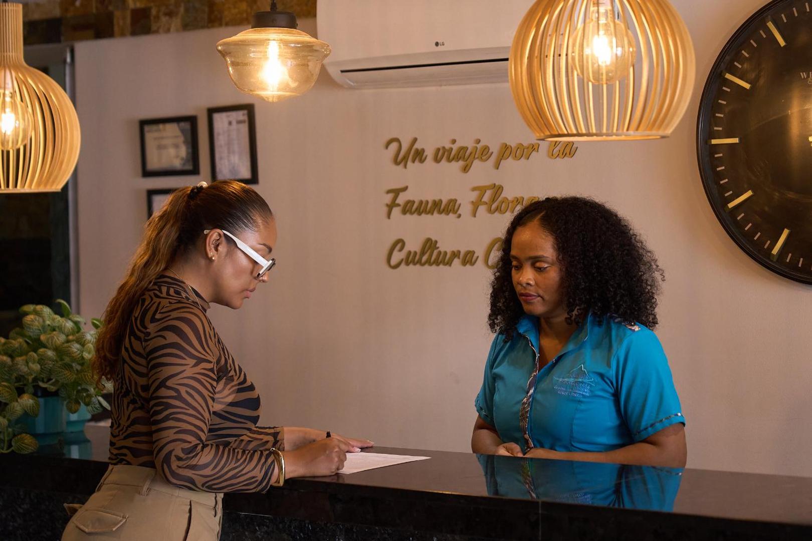 Kamaleb Farallones Hotel