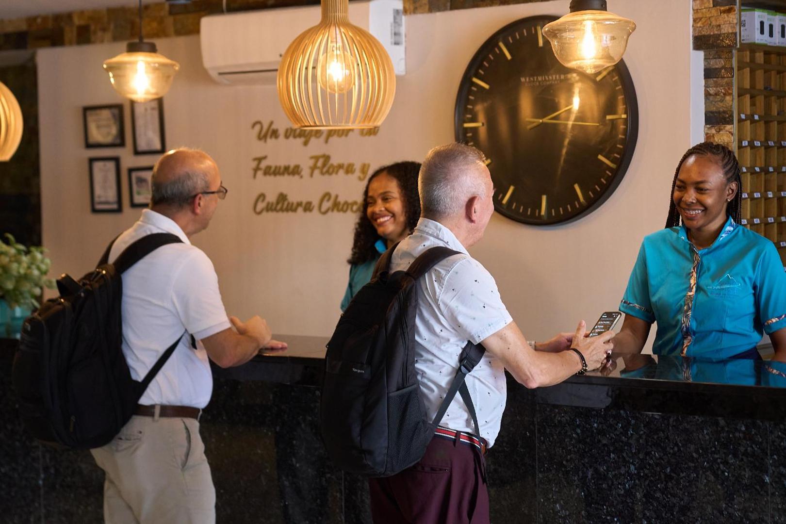 Kamaleb Farallones Hotel