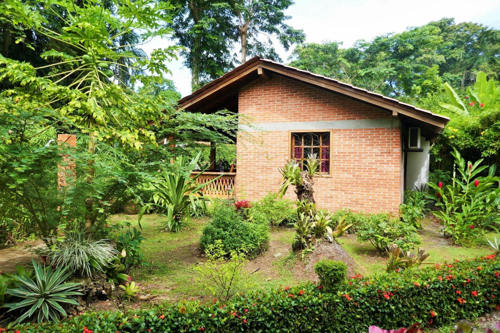 Hotel Escape Caribeno