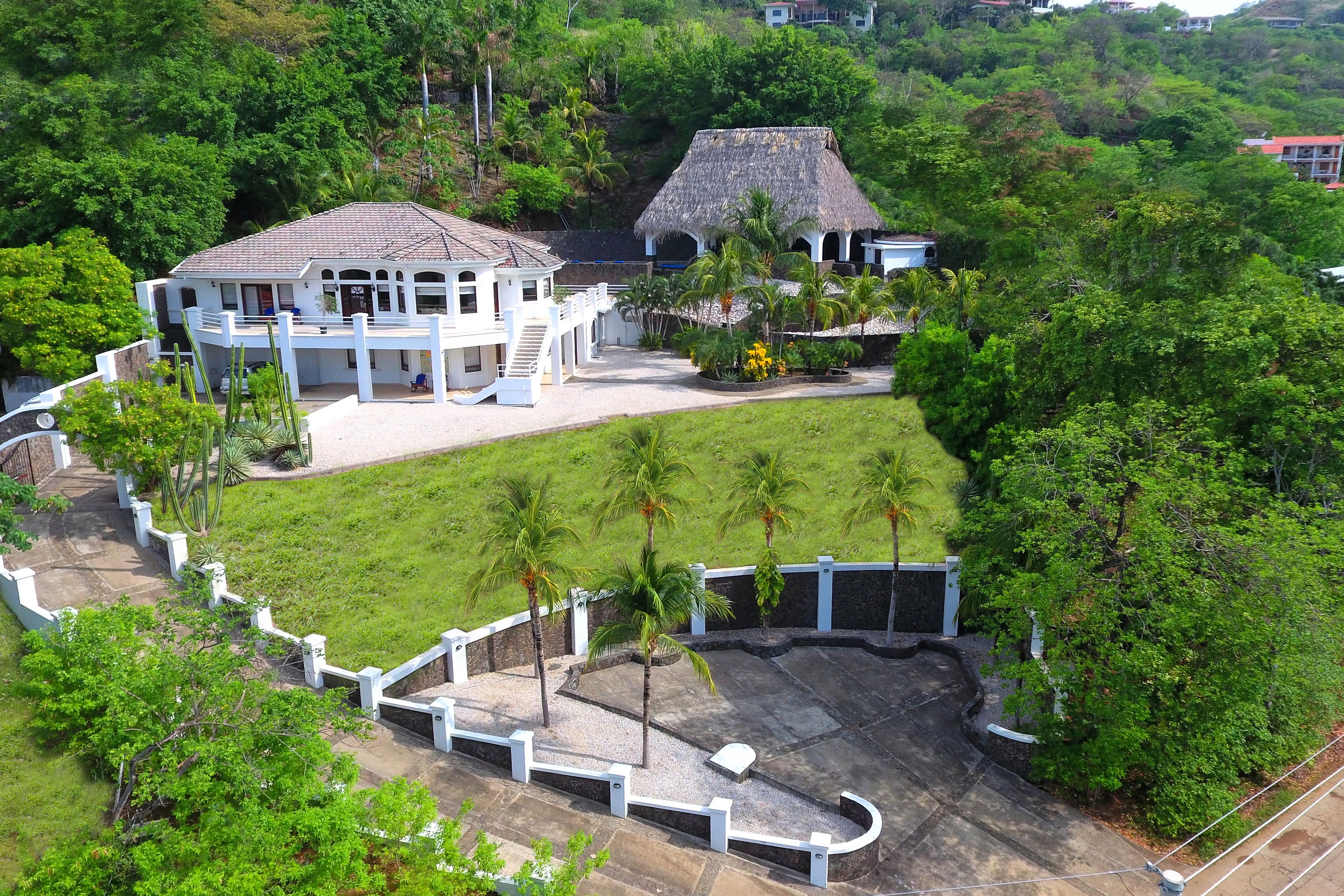 Pura Vida Villa