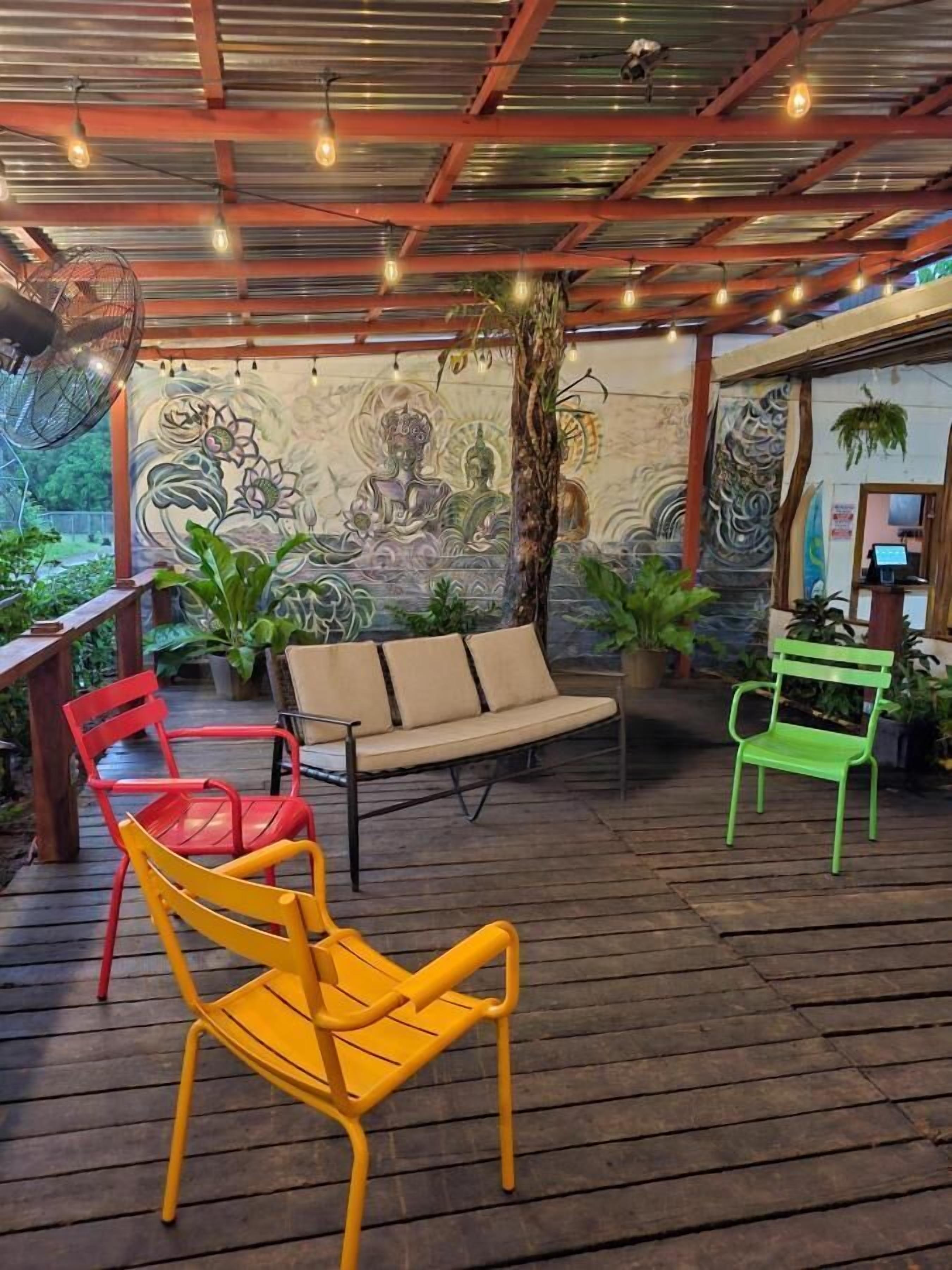 Buddha Hotel & Restaurant