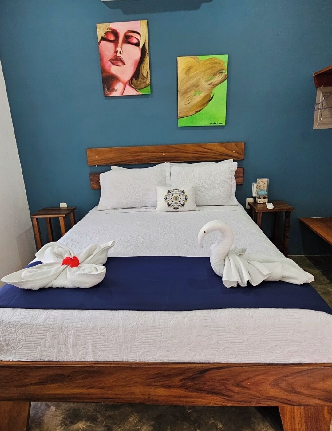 Buddha Hotel & Restaurant