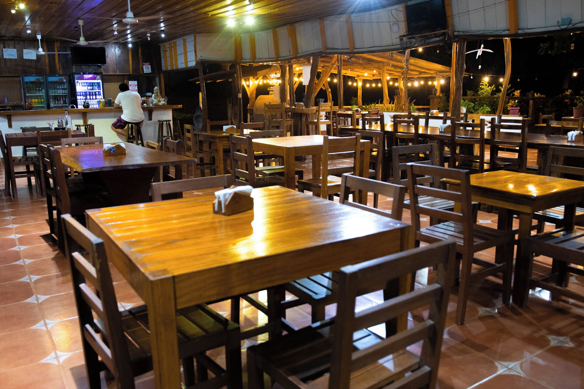 Buddha Hotel & Restaurant