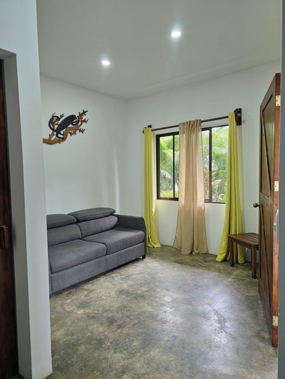 Buddha Hotel & Restaurant