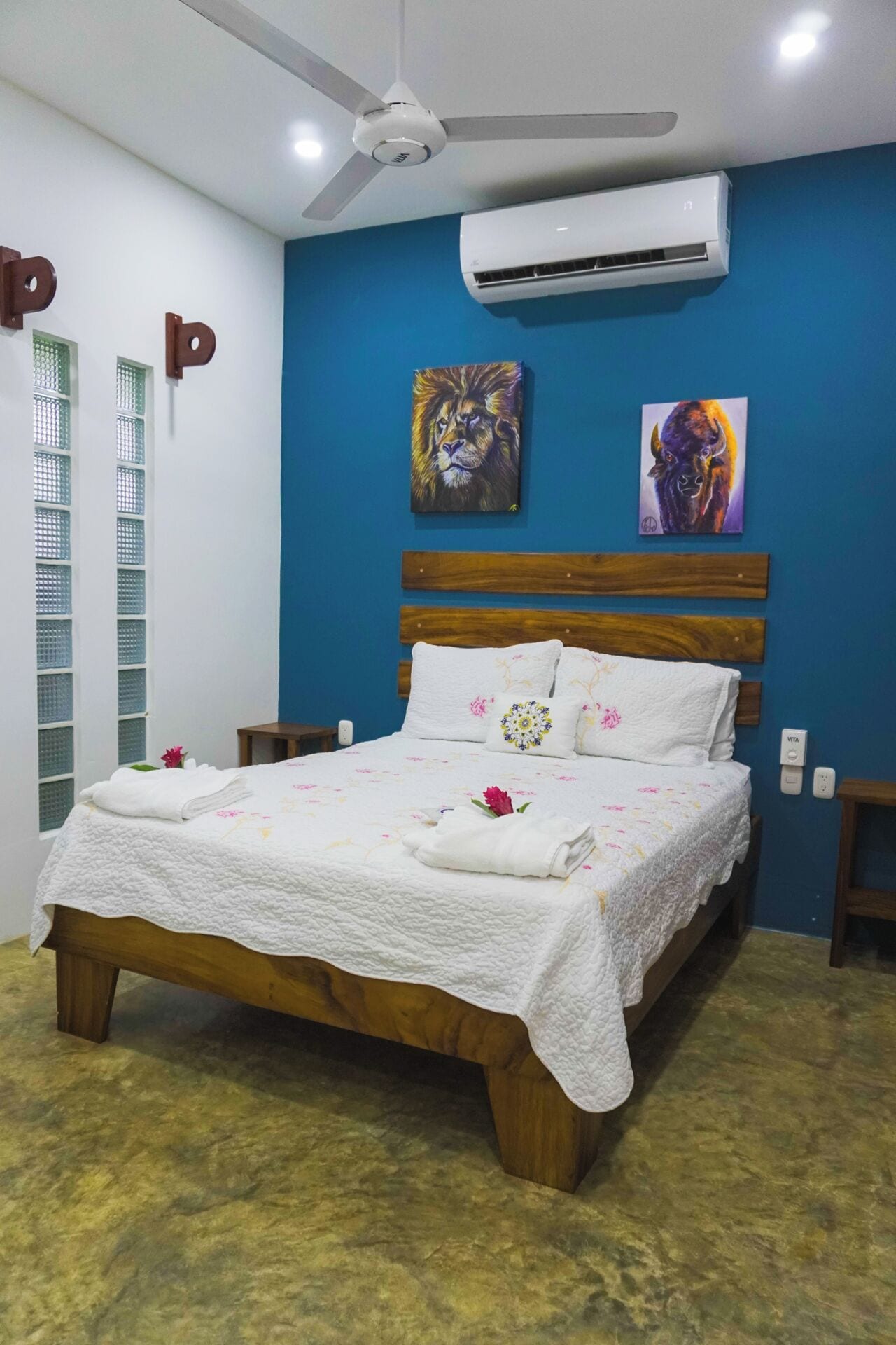 Buddha Hotel & Restaurant