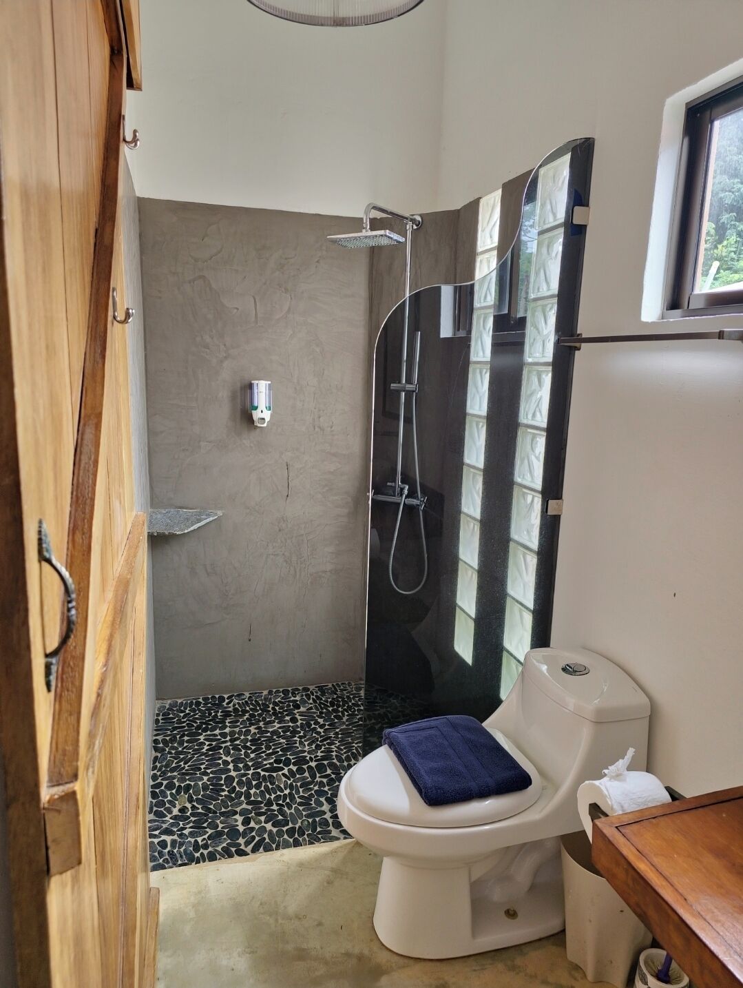 Buddha Hotel & Restaurant