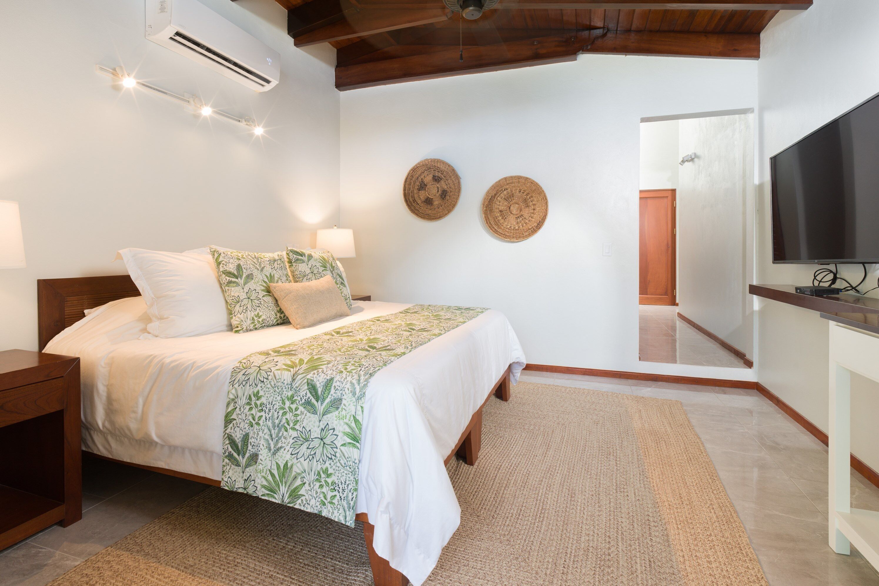 Casa Woodbine Beachfront House