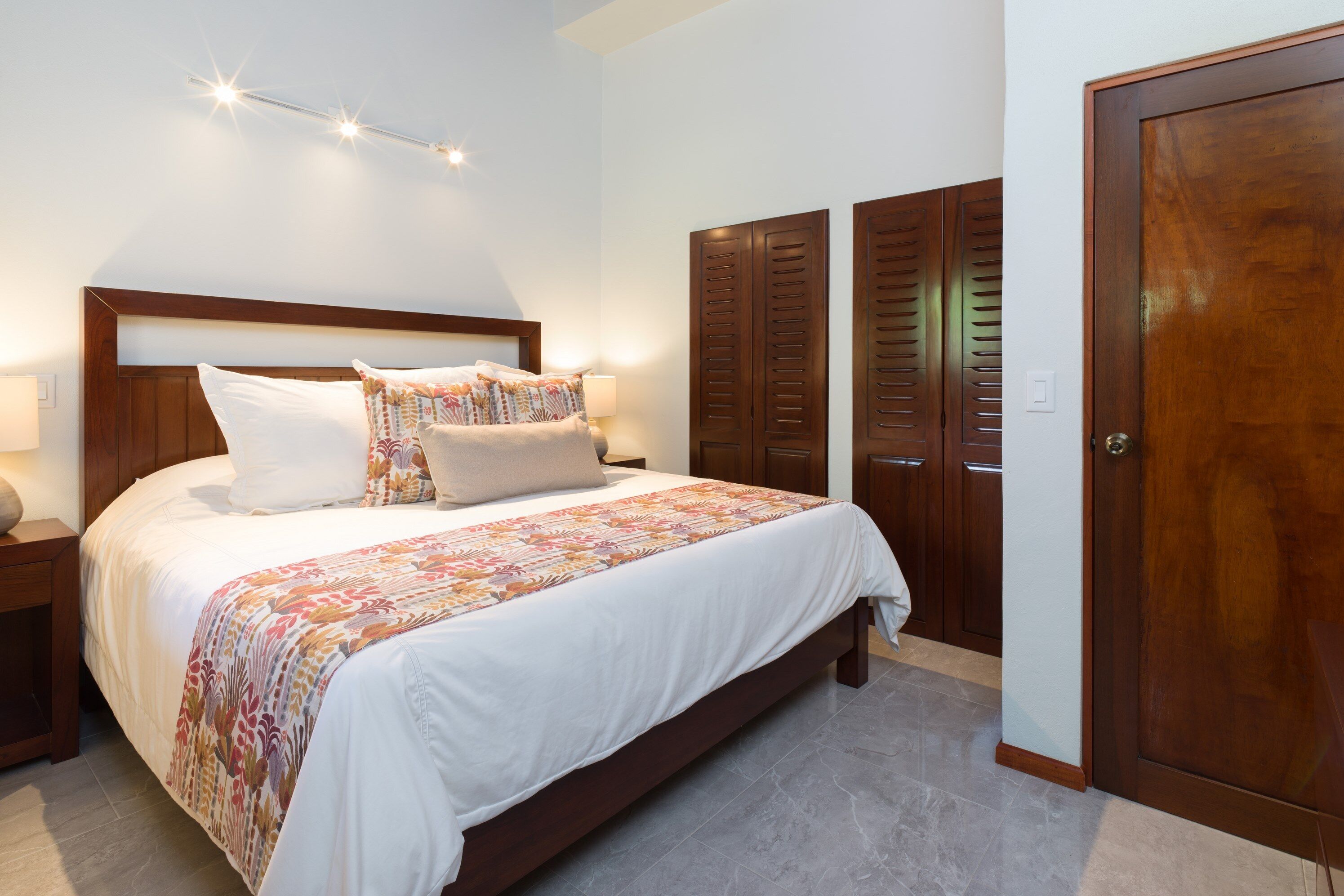 Casa Woodbine Beachfront House