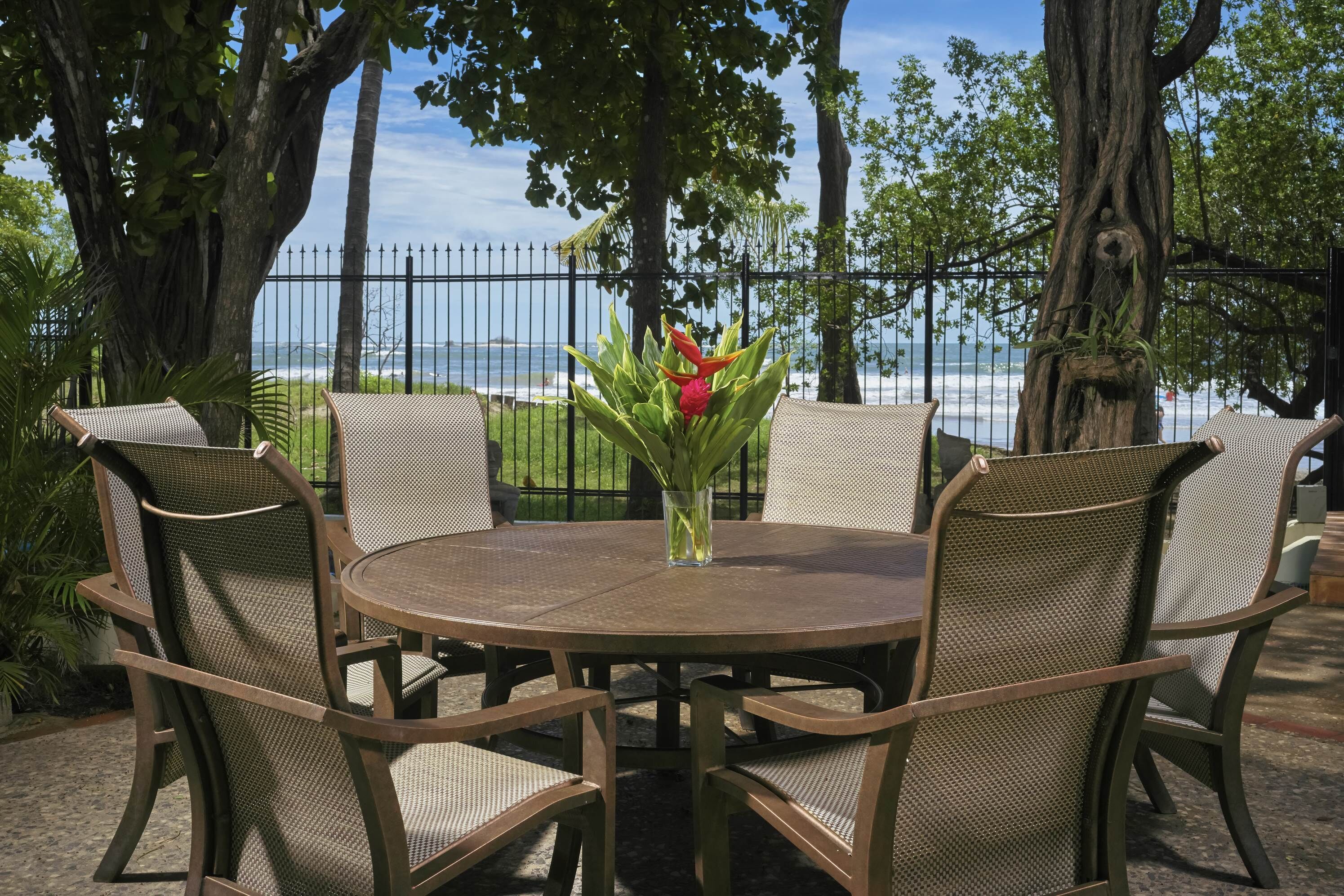 Casa Woodbine Beachfront House