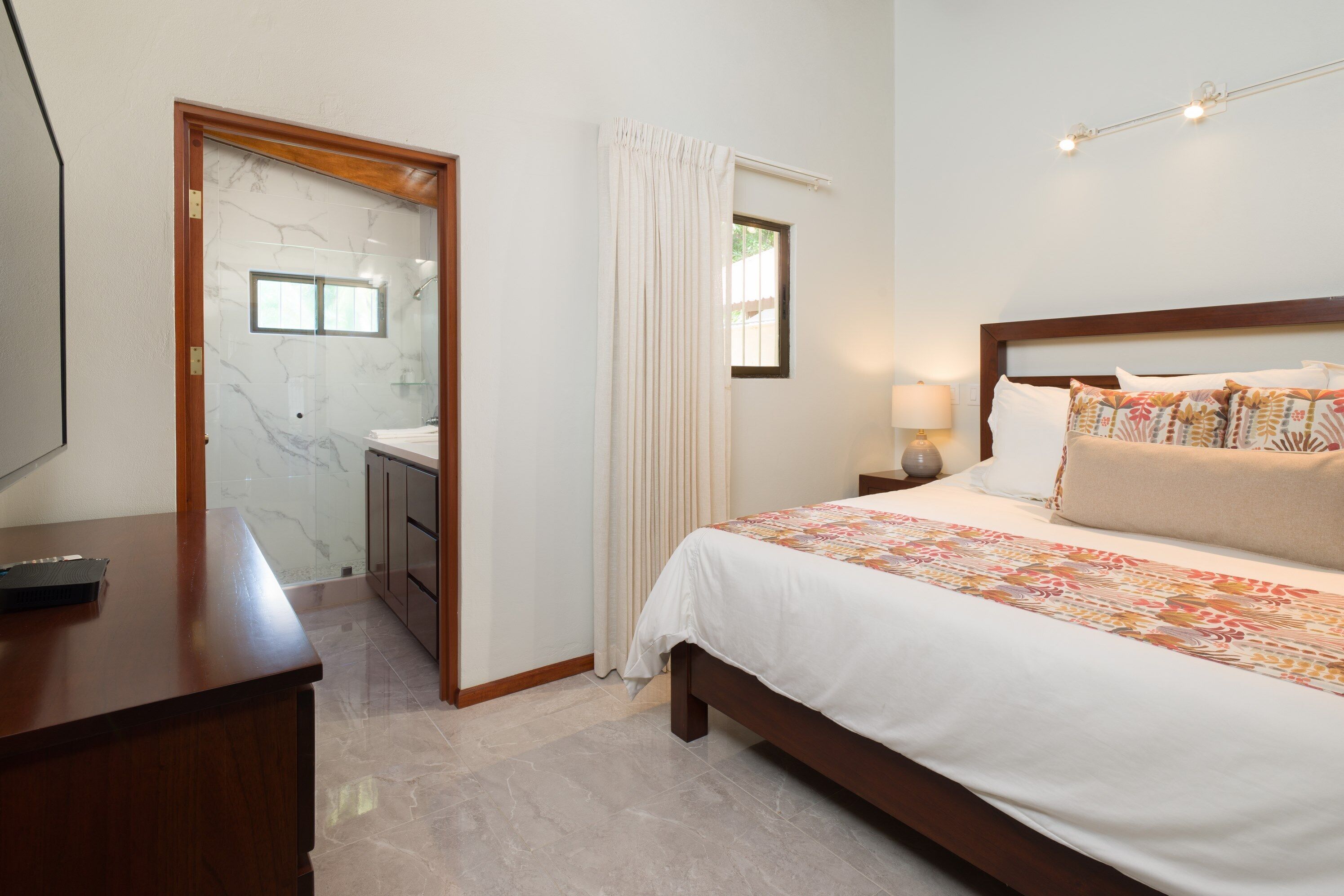 Casa Woodbine Beachfront House