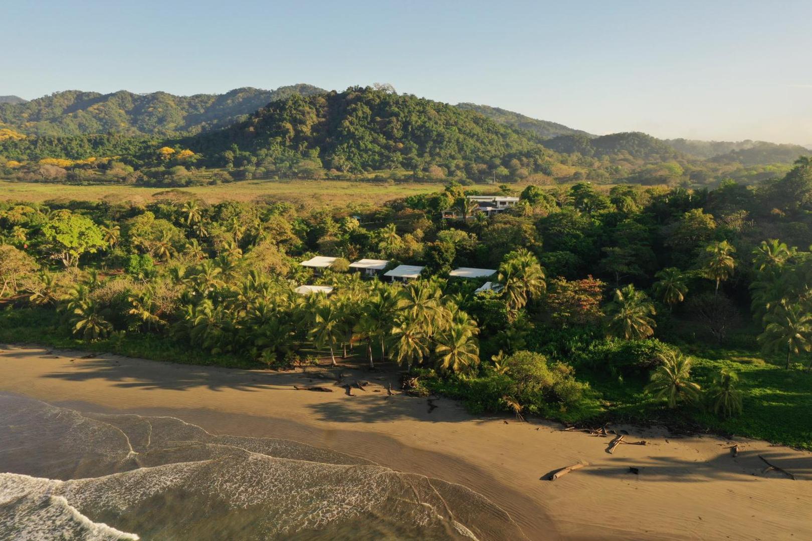 Salvatierra Beachfront Hotel