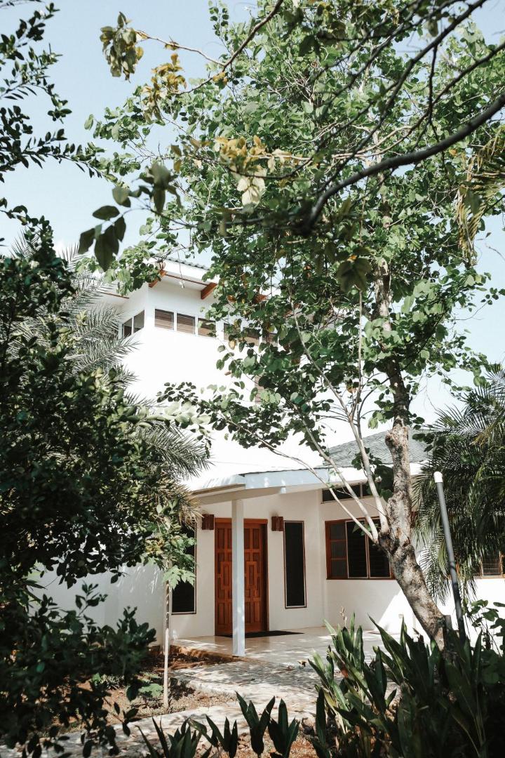 Salvatierra Beachfront Hotel