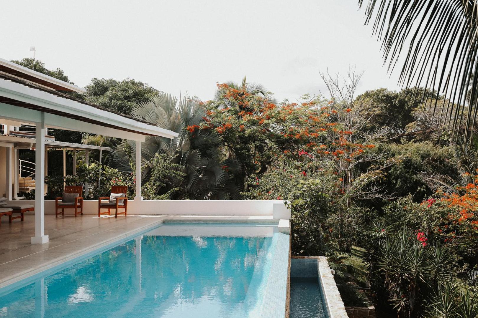 Salvatierra Beachfront Hotel