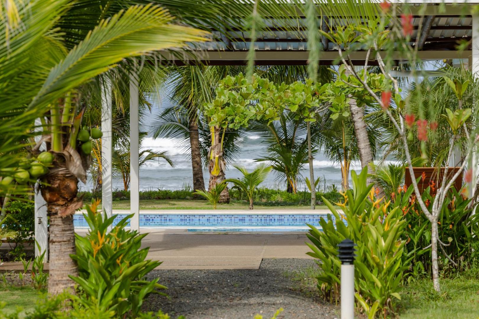 Salvatierra Beachfront Hotel