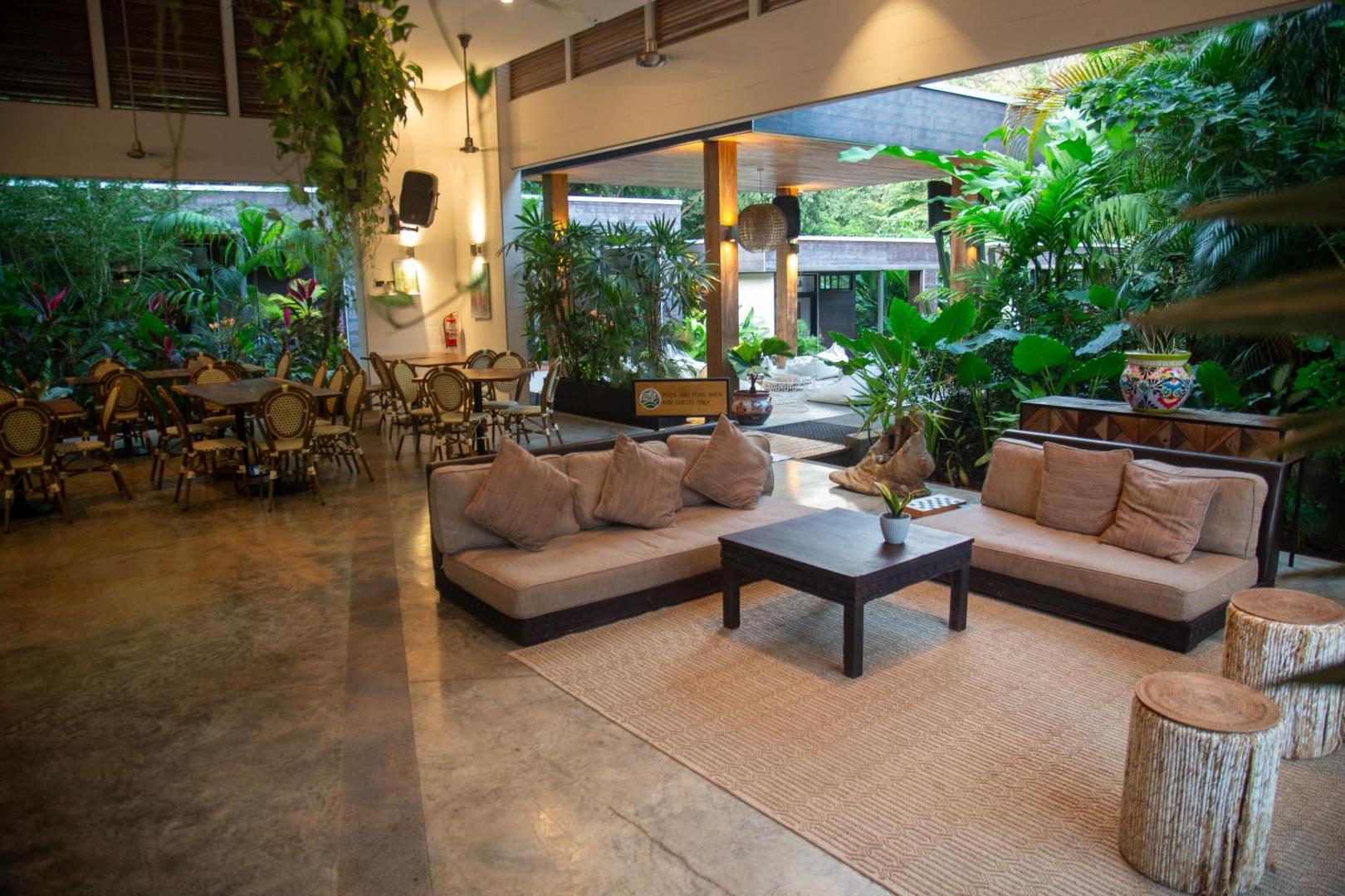 The Withe Palms Nosara Yoga Surf Hotel