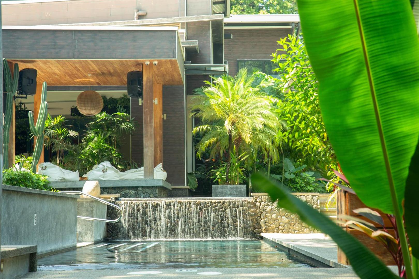 The Withe Palms Nosara Yoga Surf Hotel