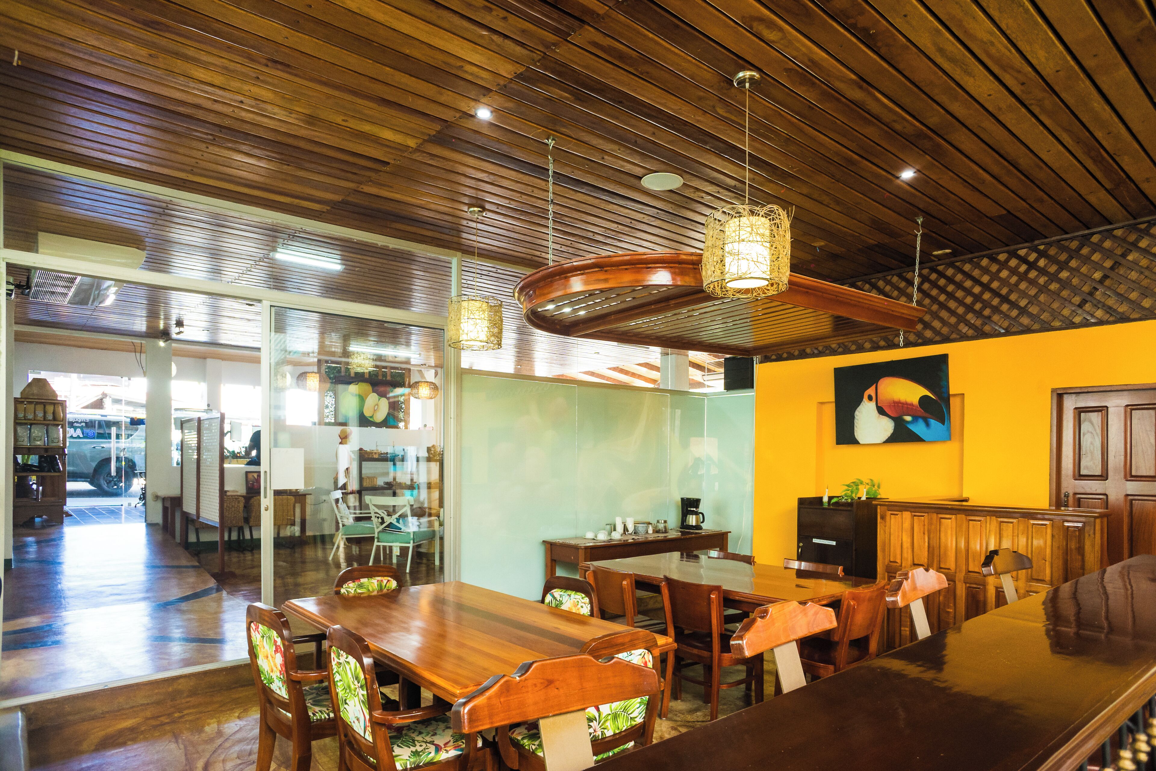 The Blue Suites Spa & Tours