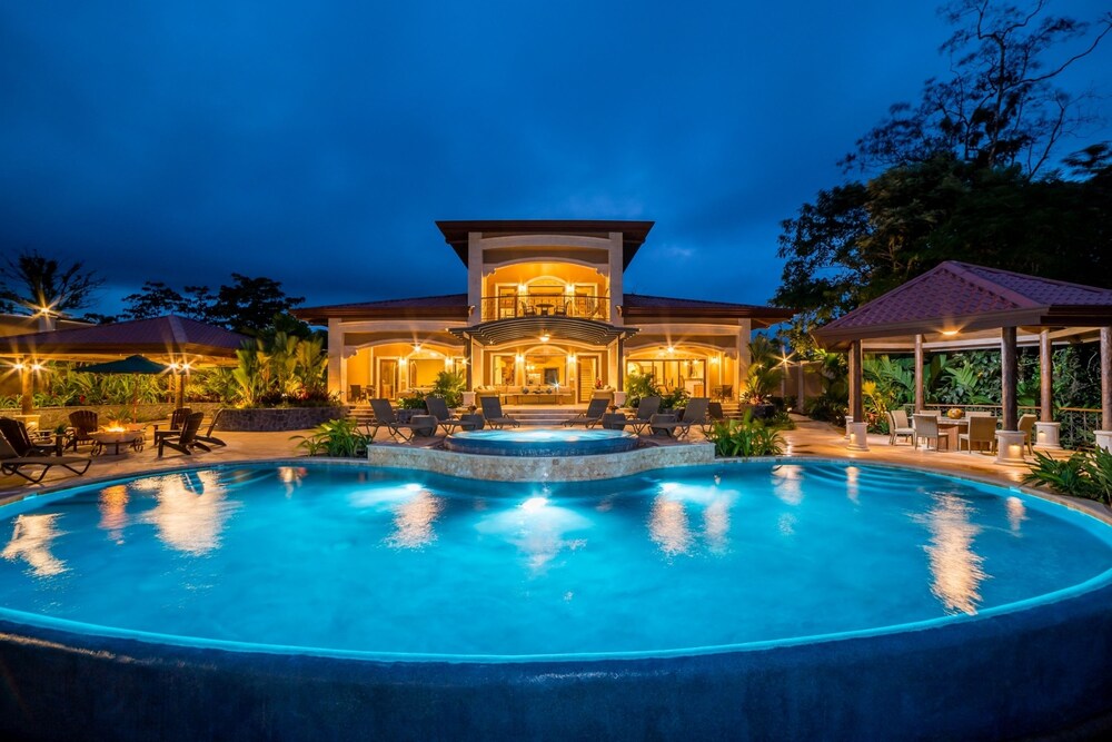 Villa Palacio By The Springs