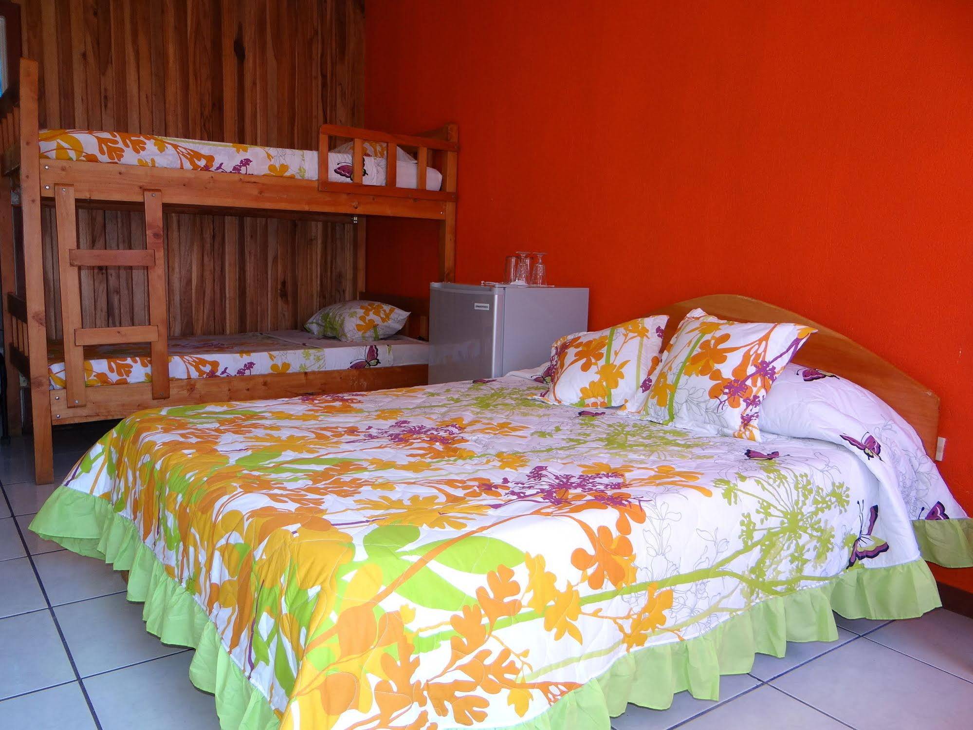 Hotel Sloth Backpackers