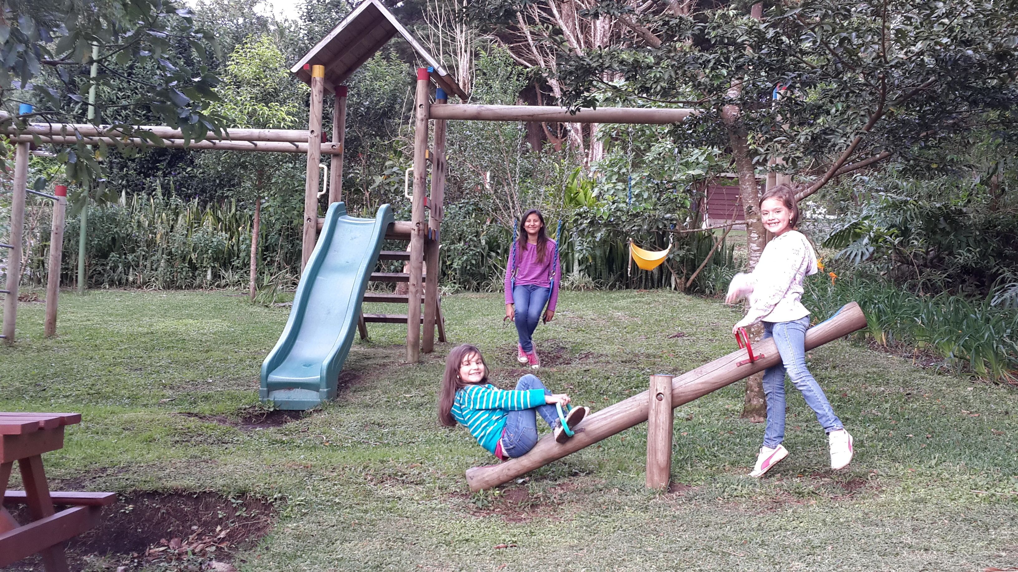 Los Pinos - Cabañas y Jardines