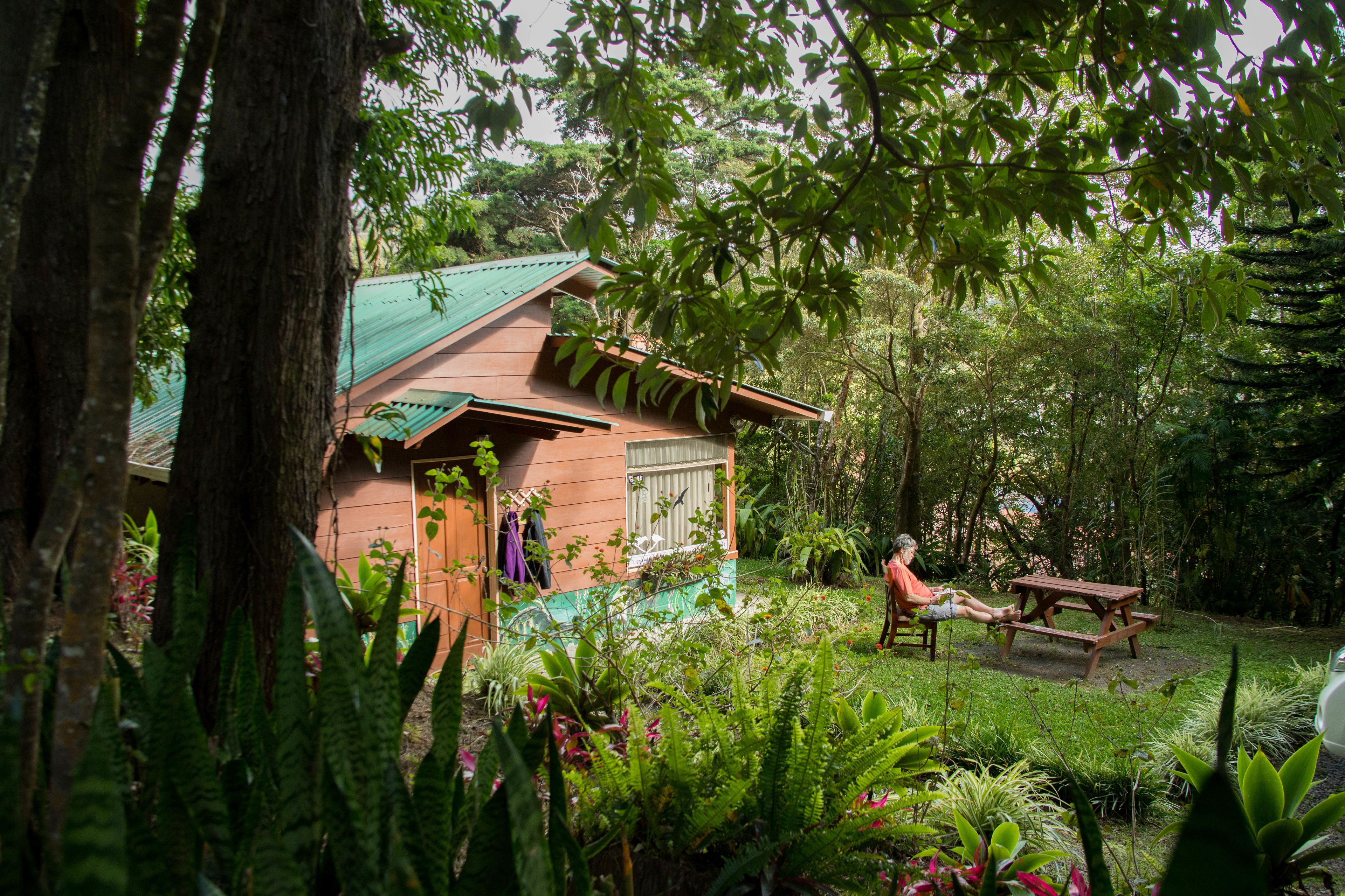 Los Pinos - Cabañas y Jardines