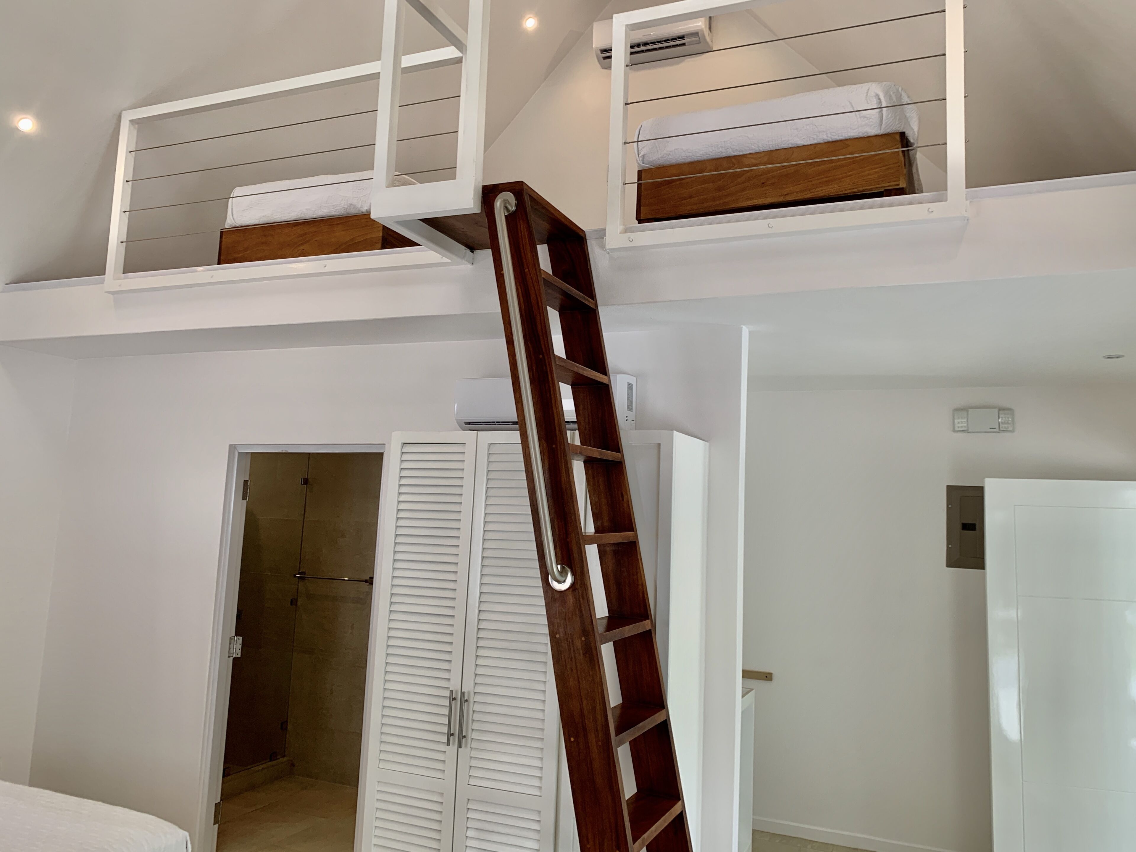Aves Hotel Montezuma