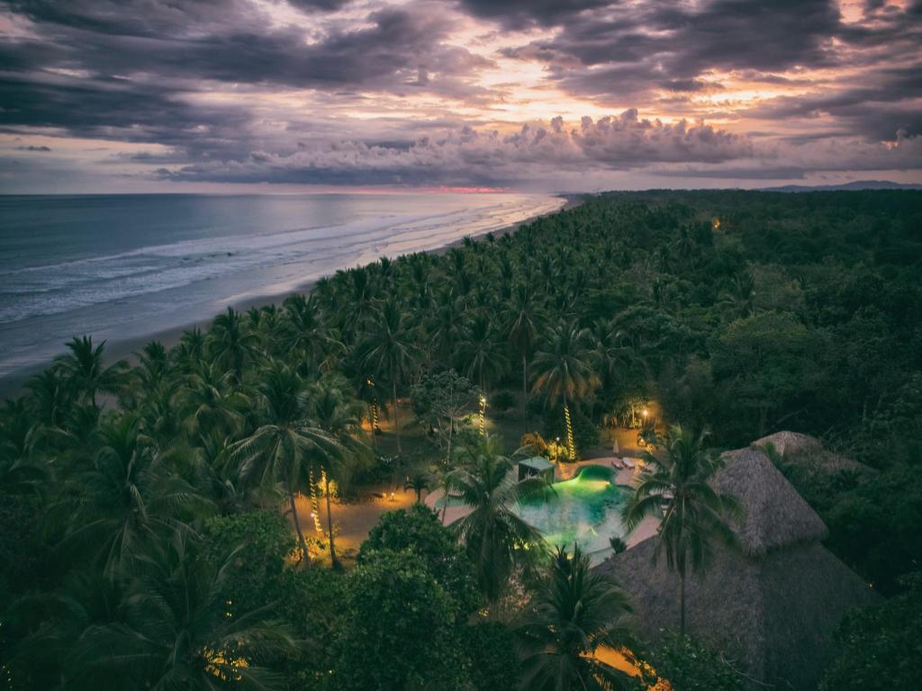 Clandestino Beach Resort