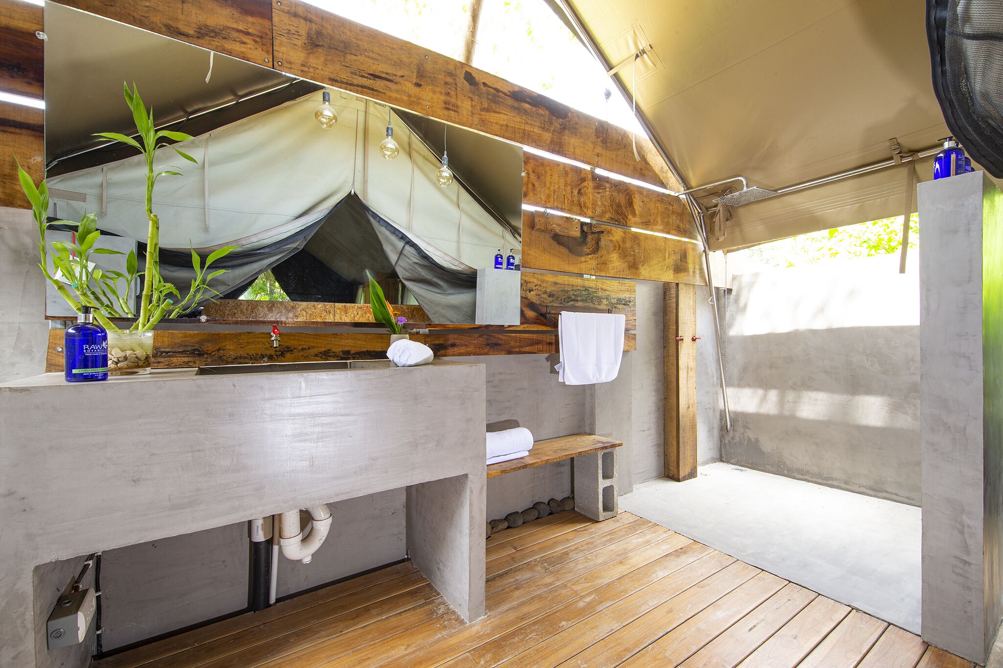 Curiol Boutique Hotel & Lounge