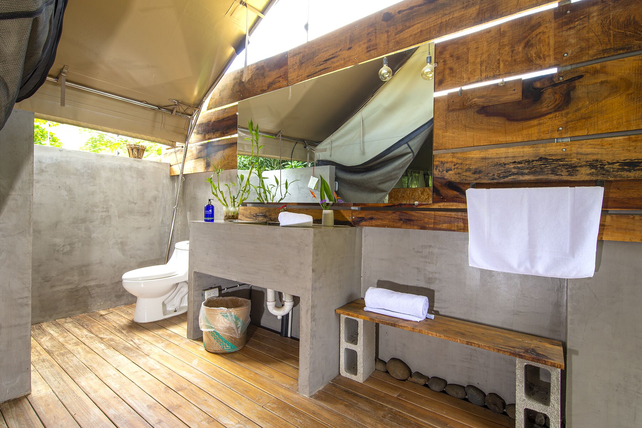 Curiol Boutique Hotel & Lounge