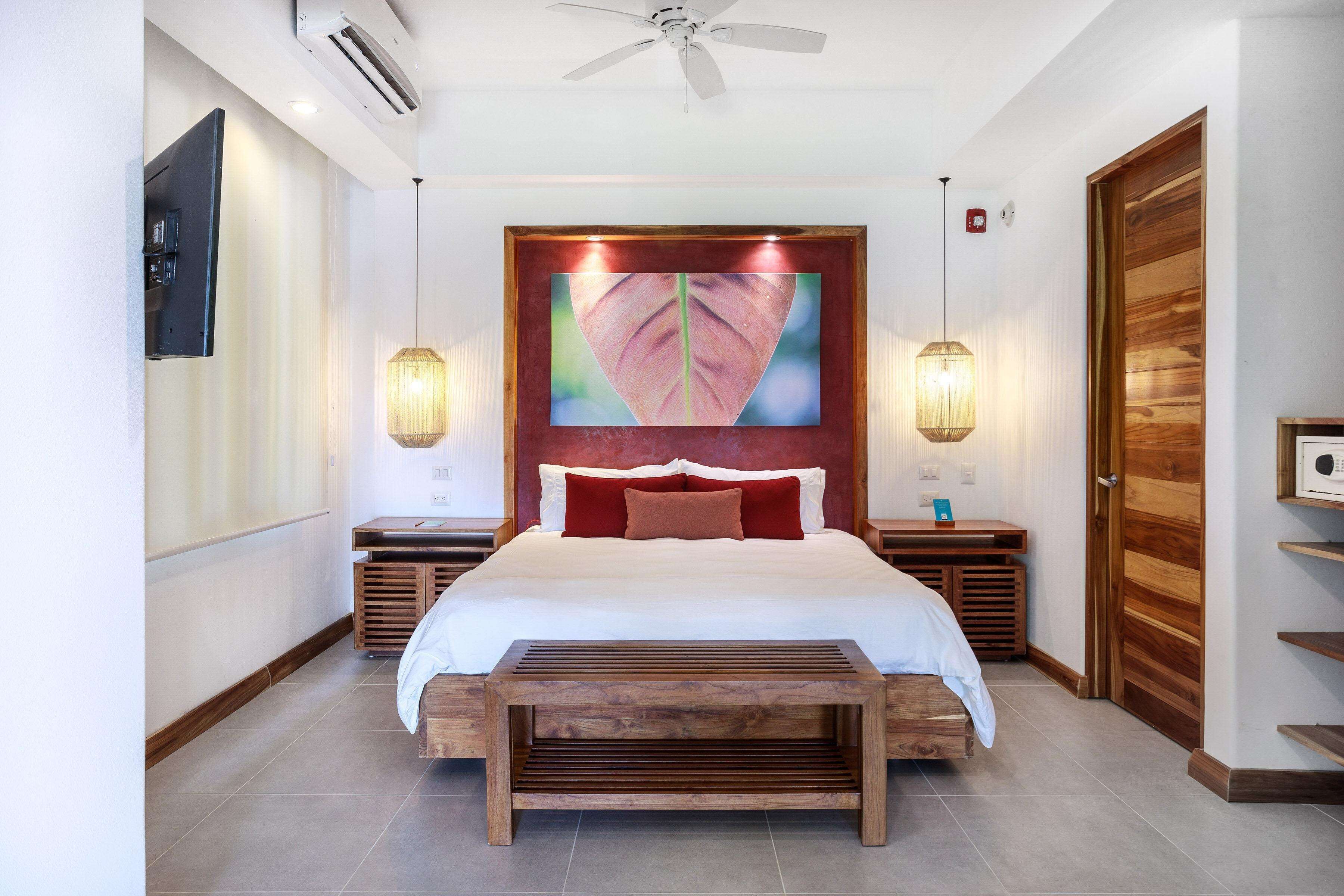 Arenas del Mar Beachfront & Rainforest Resort