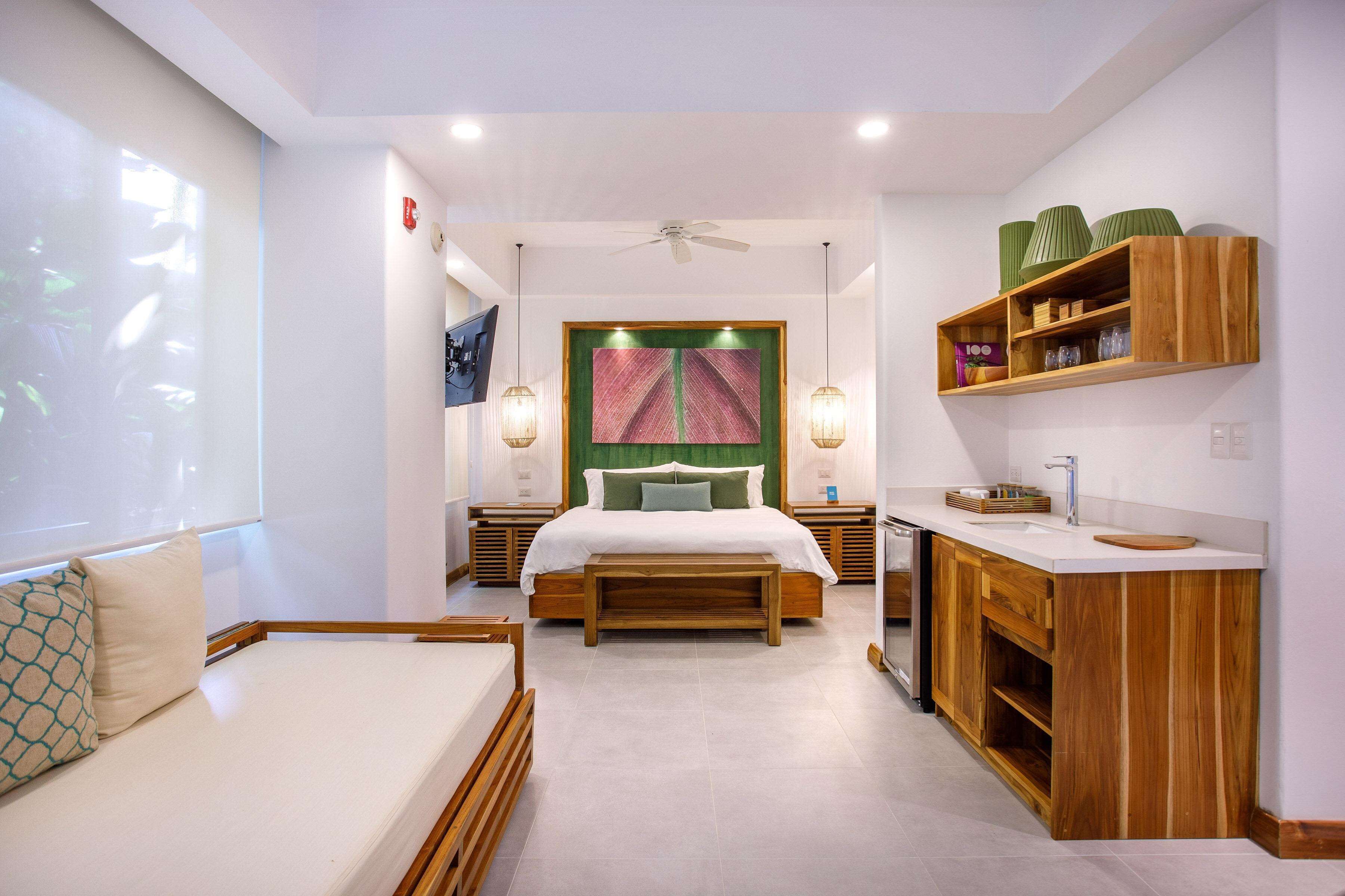 Arenas del Mar Beachfront & Rainforest Resort