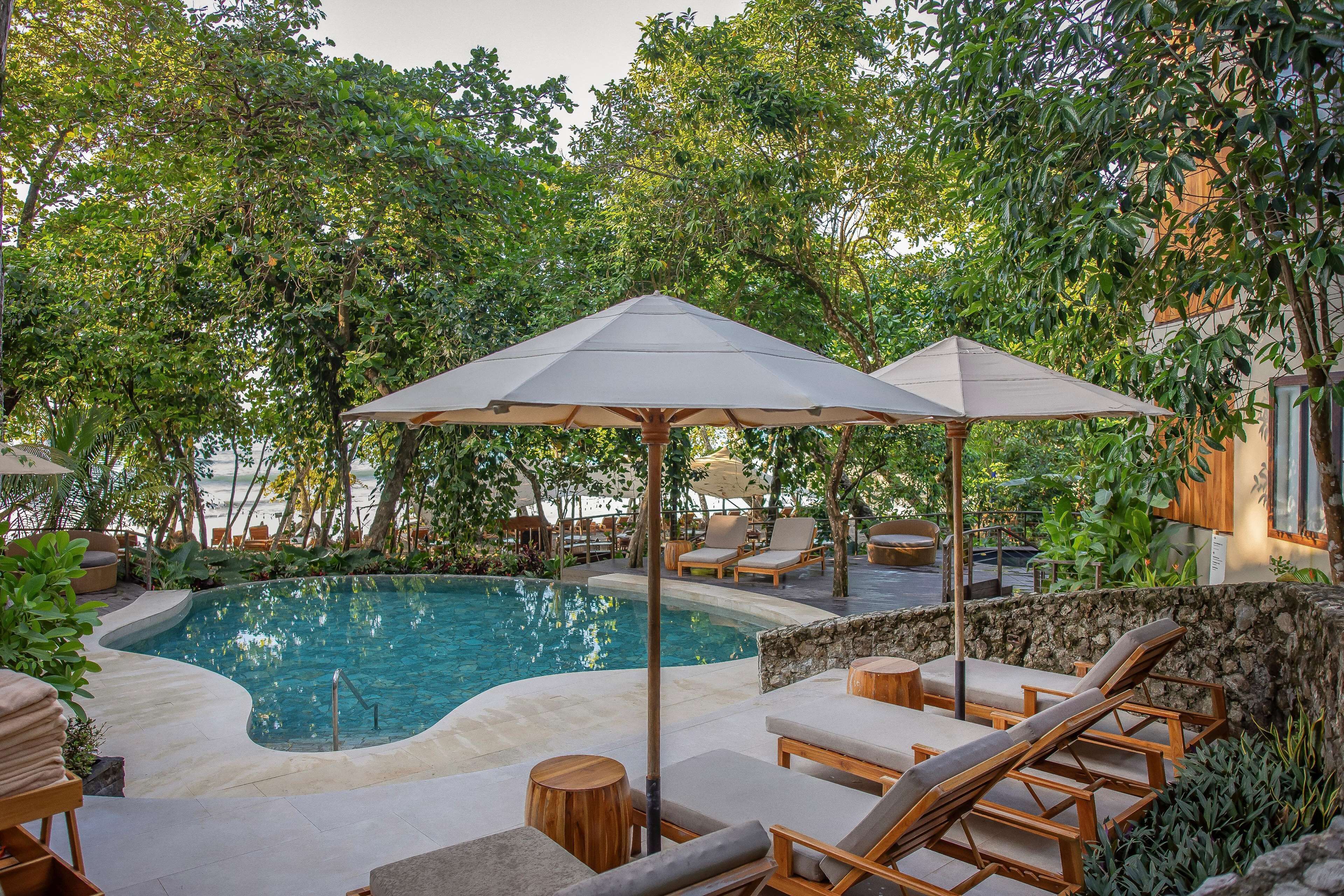 Arenas del Mar Beachfront & Rainforest Resort