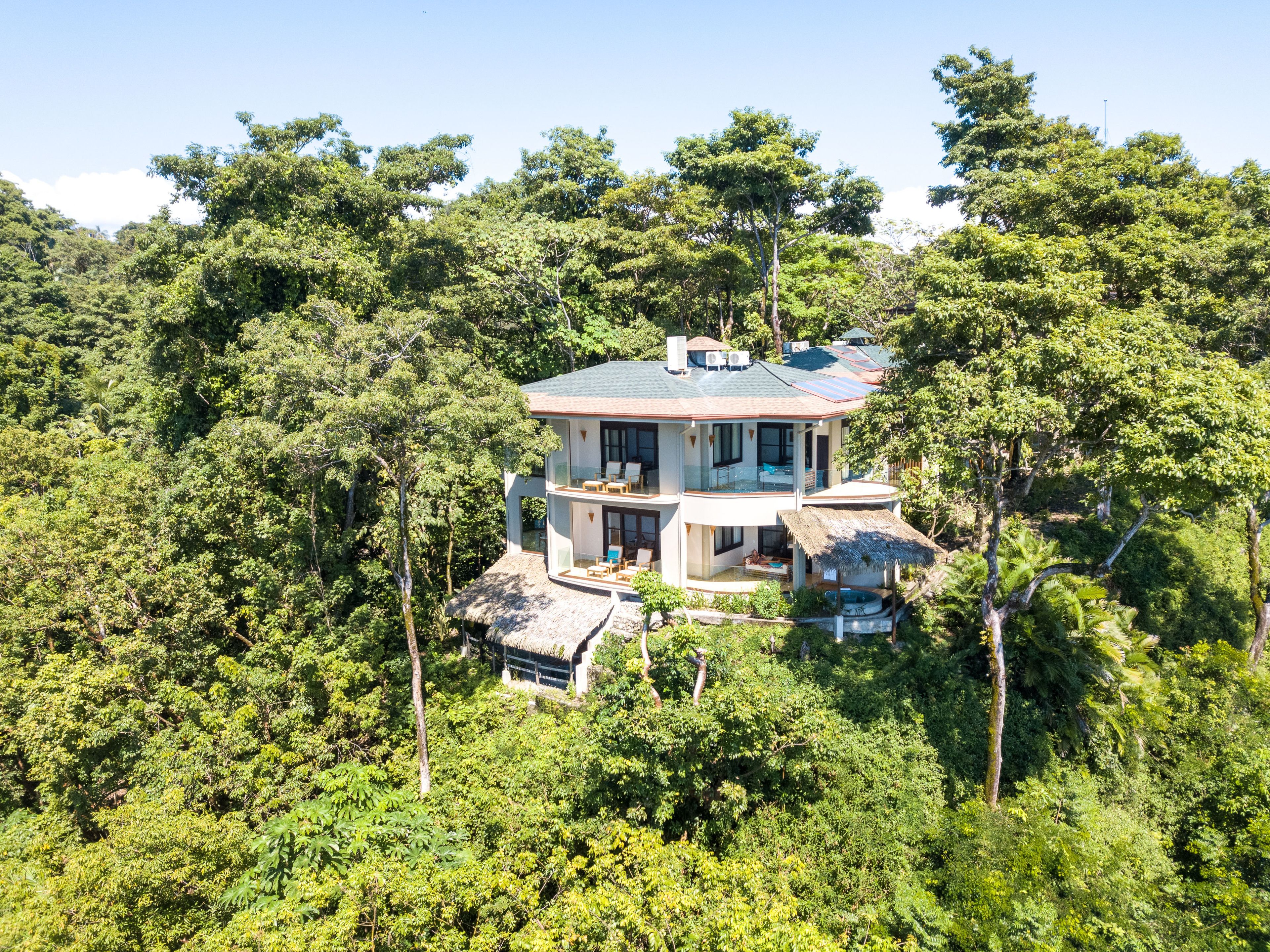 Arenas del Mar Beachfront & Rainforest Resort