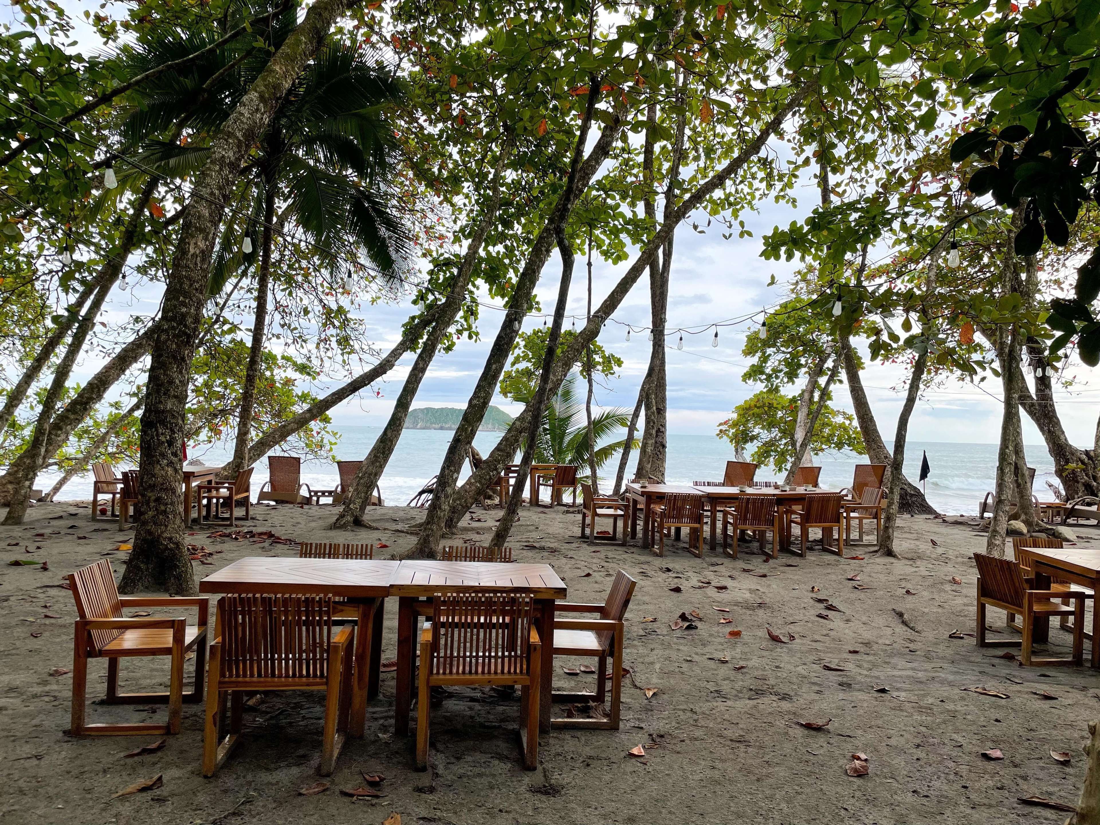 Arenas del Mar Beachfront & Rainforest Resort