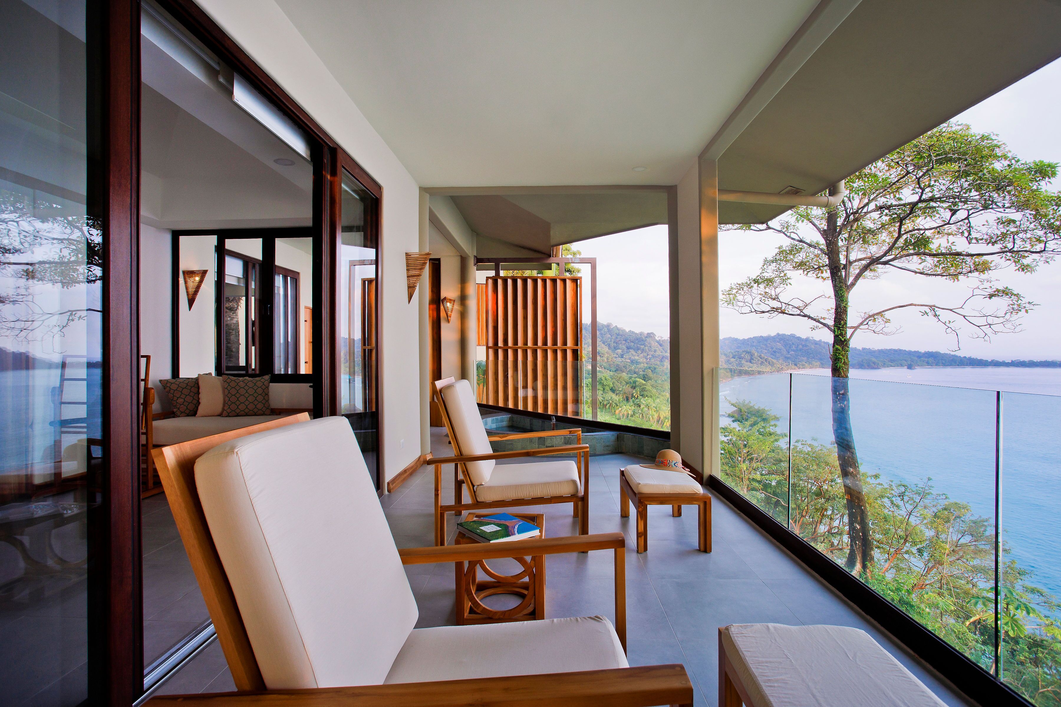 Arenas del Mar Beachfront & Rainforest Resort