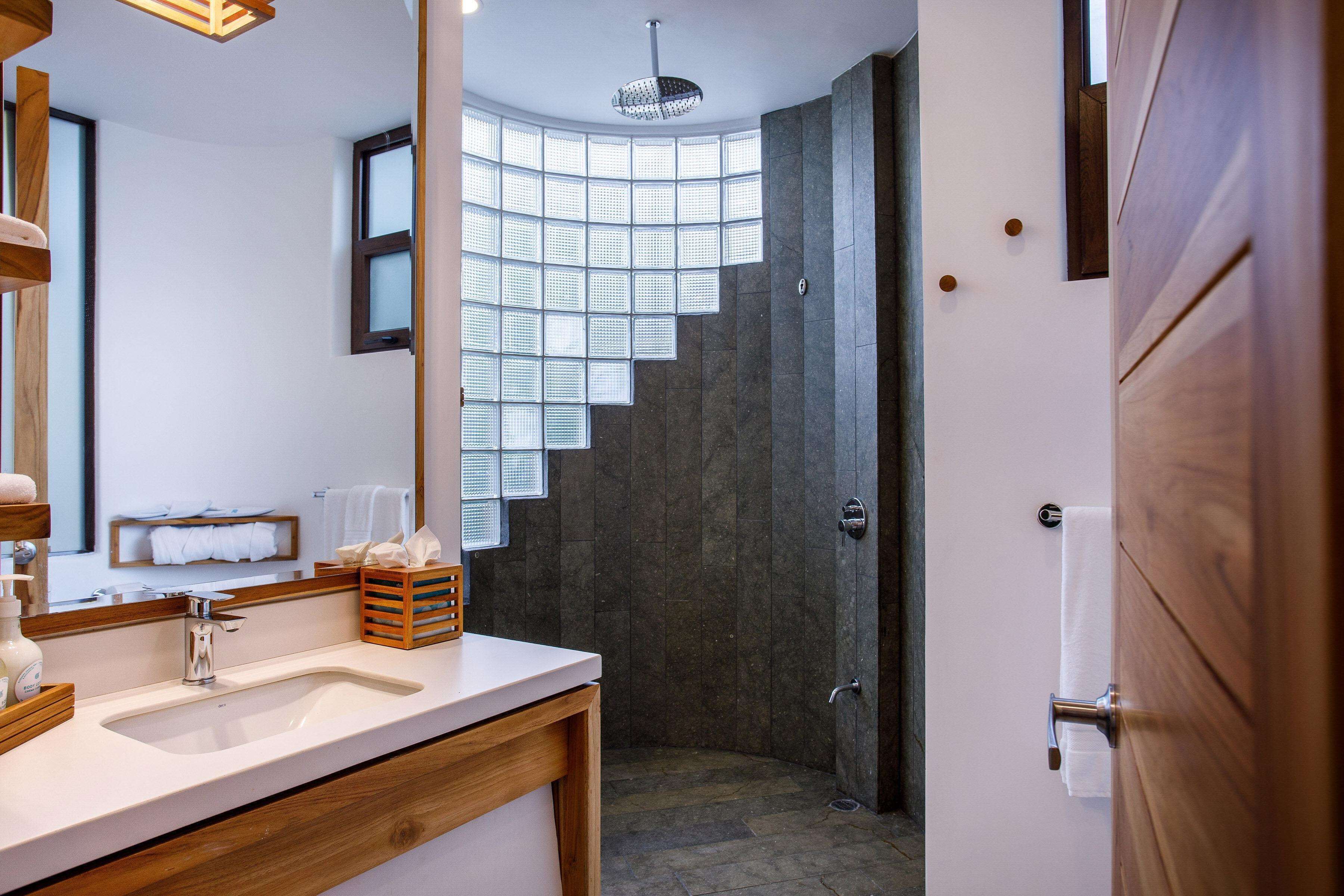 Arenas del Mar Beachfront & Rainforest Resort