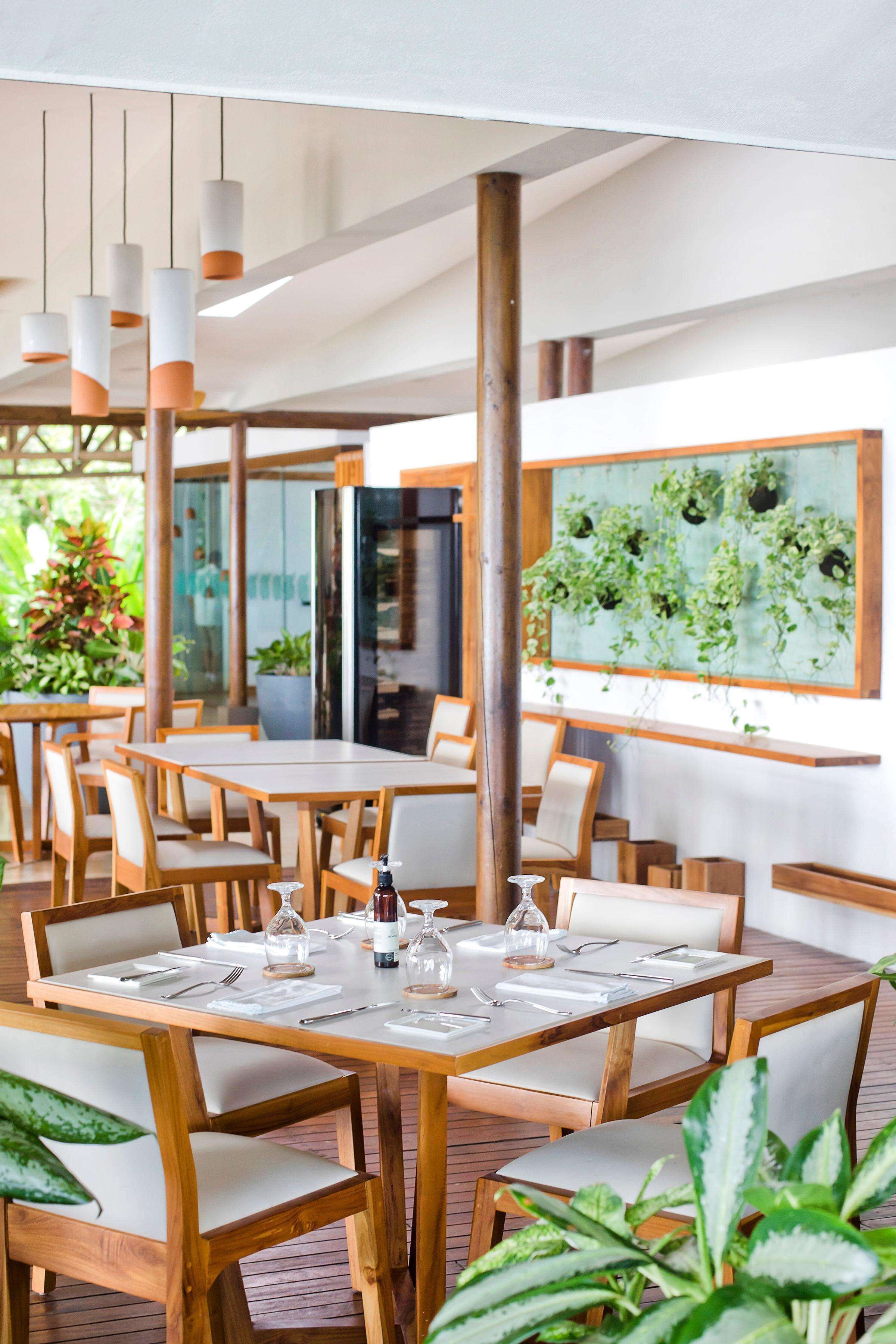 Arenas del Mar Beachfront & Rainforest Resort